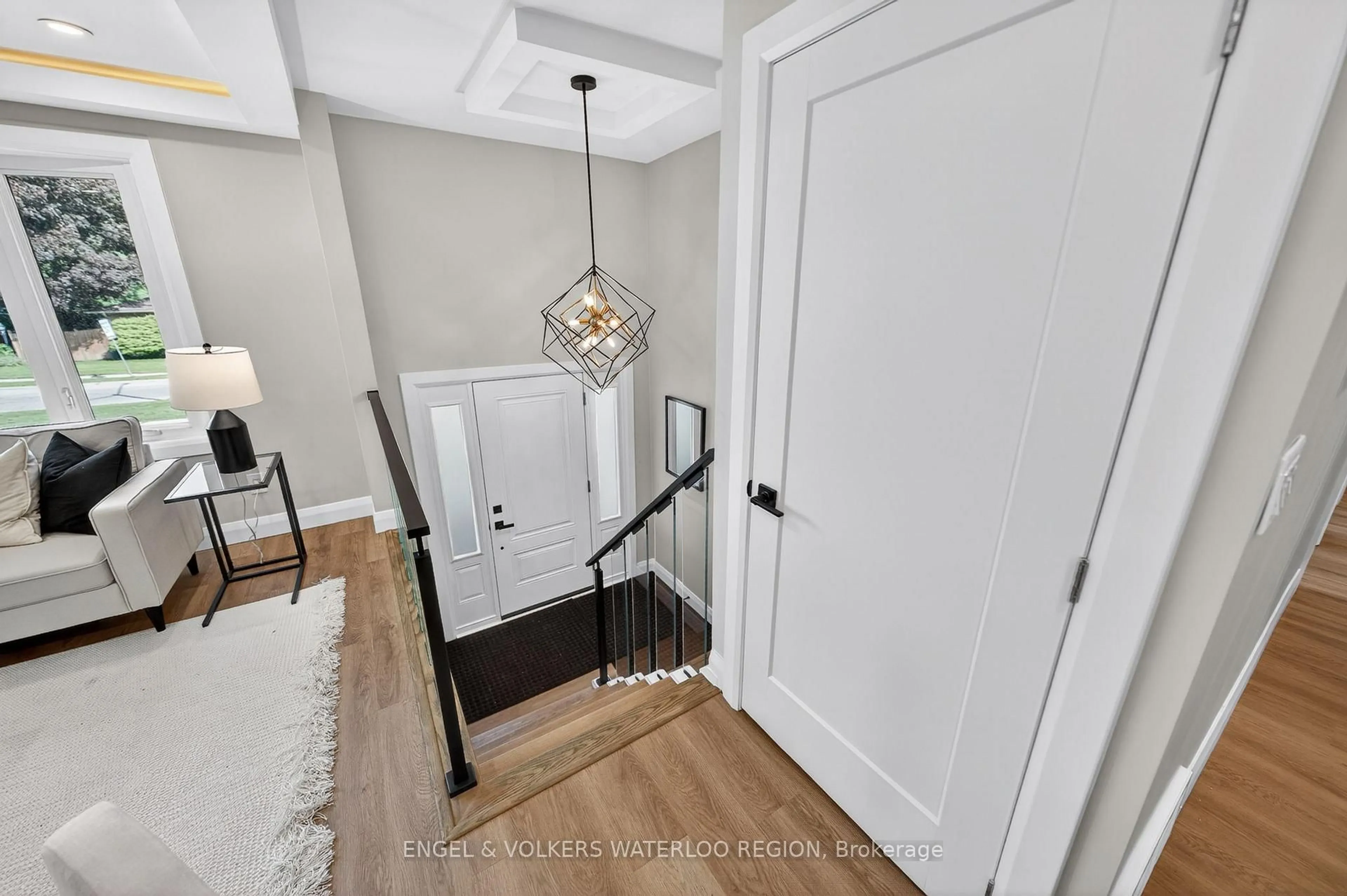 Indoor entryway for 627 Glen Forrest Blvd, Waterloo Ontario N2L 4K1