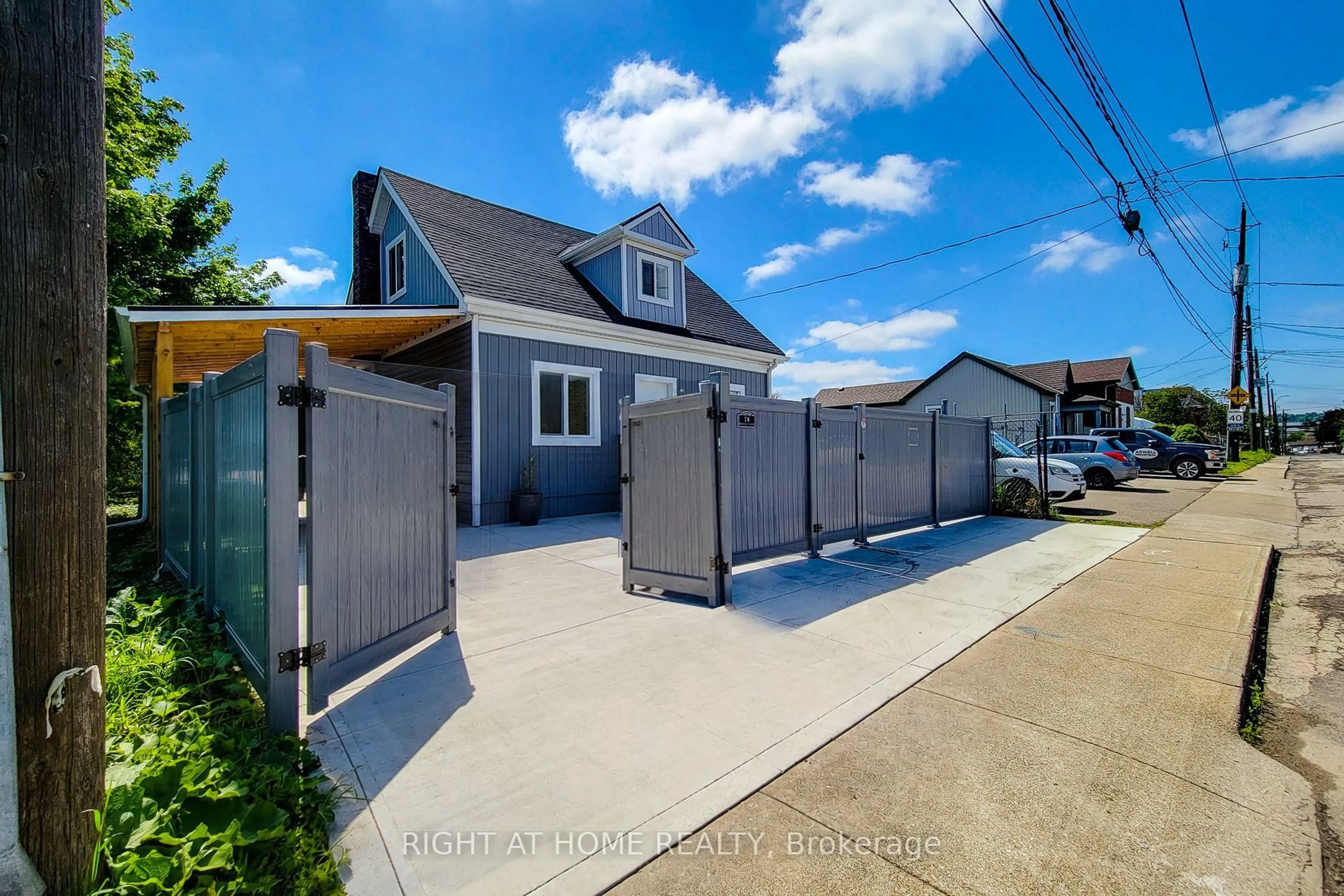 A pic from outside/outdoor area/front of a property/back of a property/a pic from drone, street for 78 Hillyard St, Hamilton Ontario L8L 6B4
