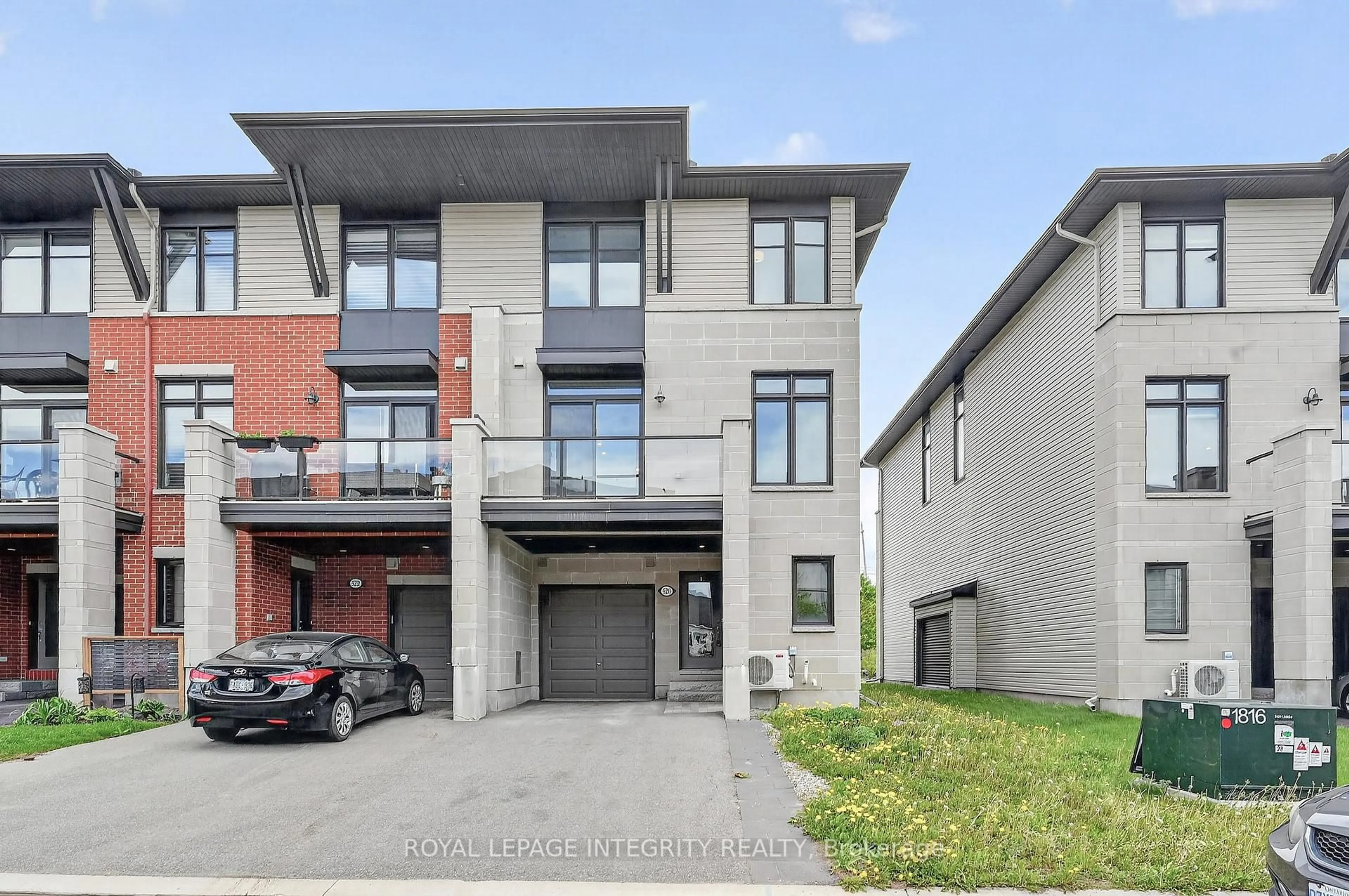 Unknown for 520 Stadacone Row, Ottawa Ontario K4A 1J8