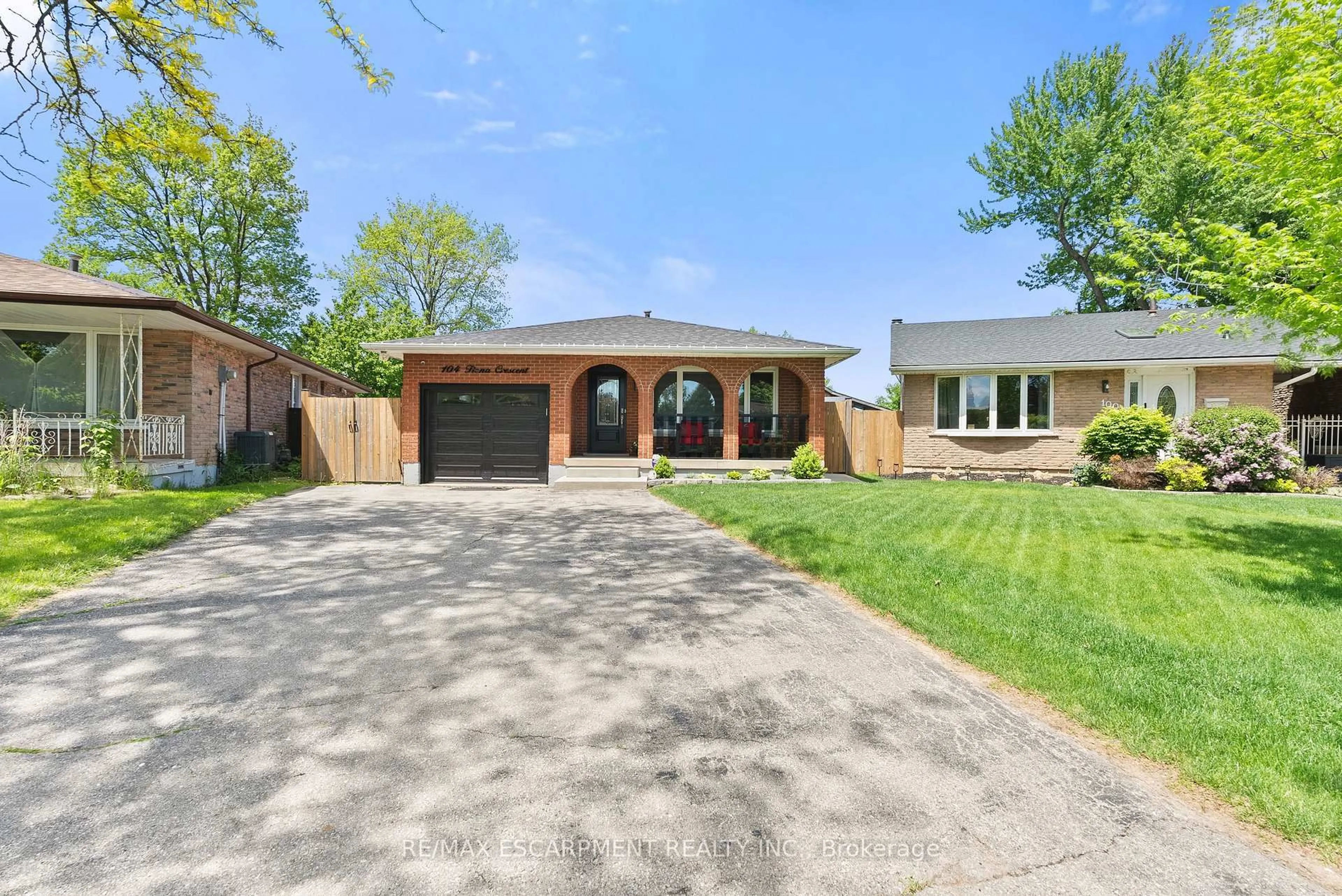 Home with brick exterior material, street for 104 Fiona Cres, Hamilton Ontario L9C 6P4