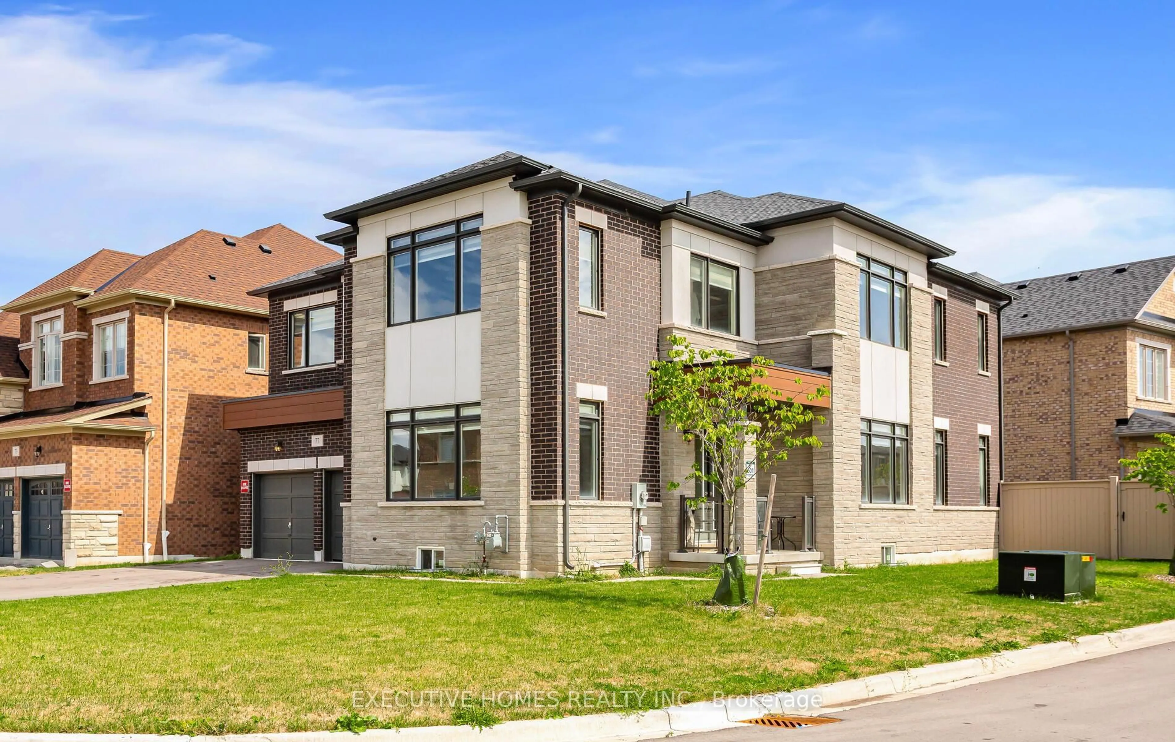 Home with brick exterior material, street for 77 Pond View Gate, Hamilton Ontario L8B 2A1