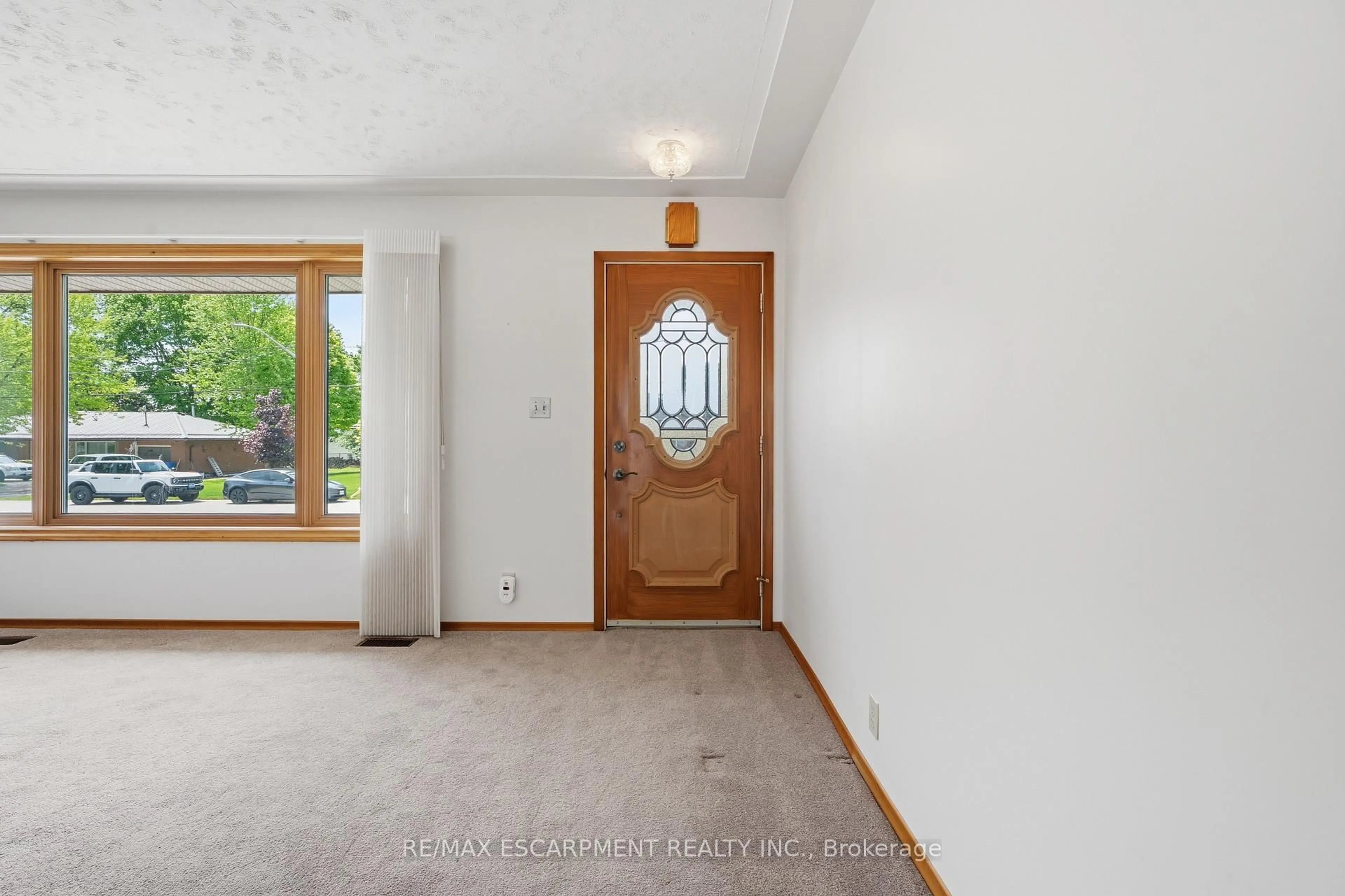 Indoor entryway for 55 WILLIAM St, Blandford-Blenheim Ontario N0J 1S0