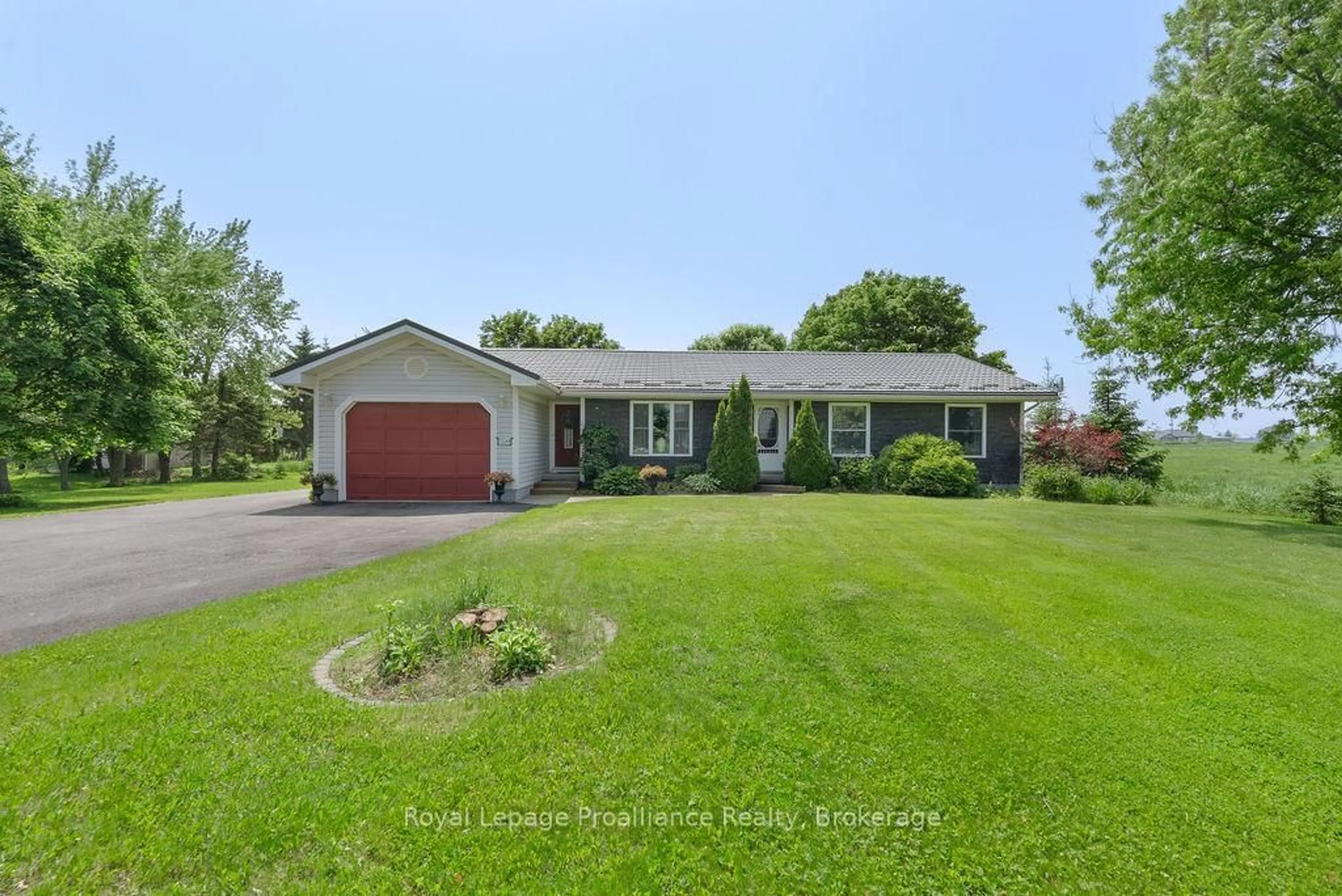 A pic from outside/outdoor area/front of a property/back of a property/a pic from drone, water/lake/river/ocean view for 288 Edward St, Stirling Ontario K0K 3E0