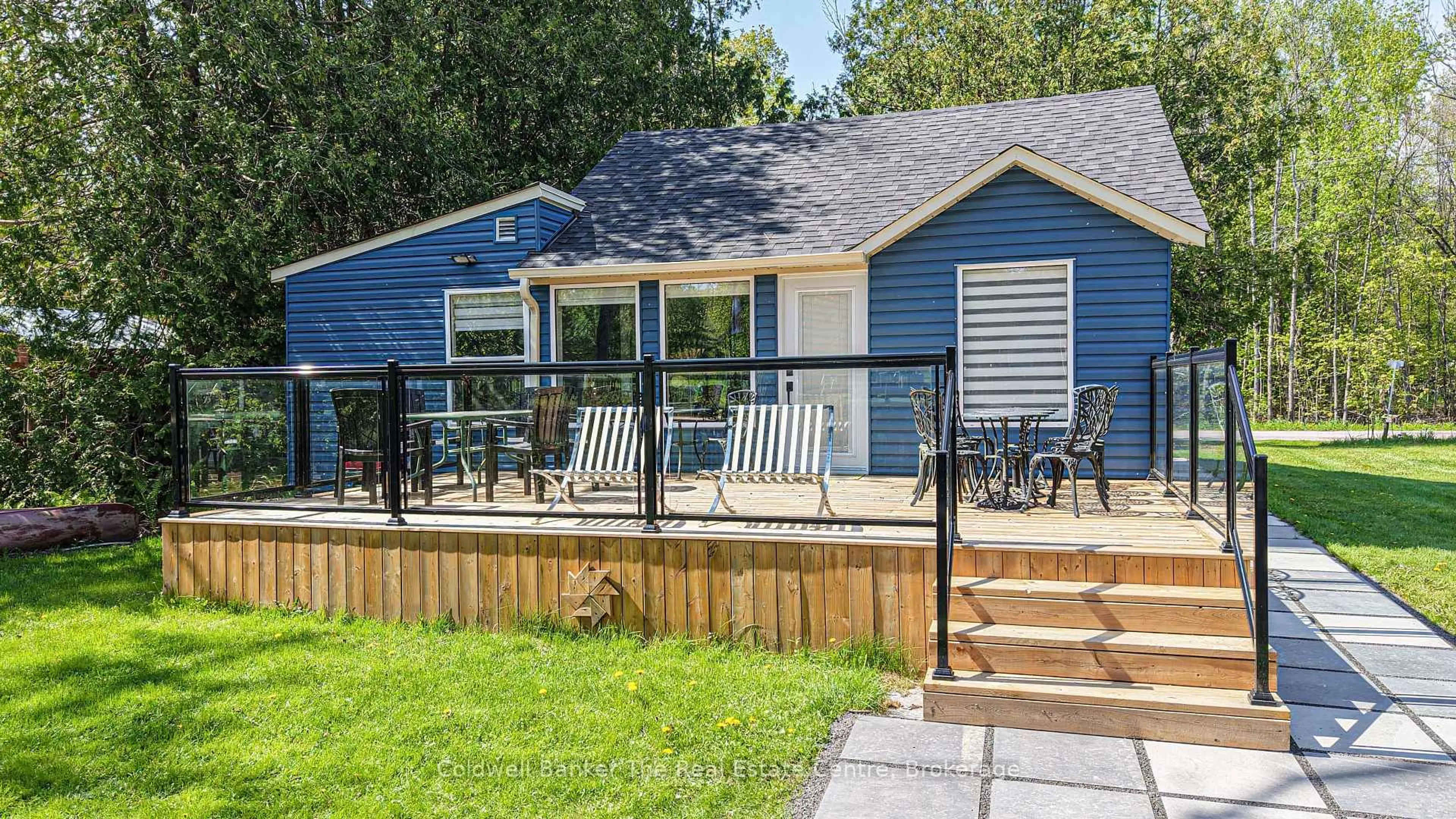 Patio, unknown for 1079 Severn River Rd, Gravenhurst Ontario P0E 1N0