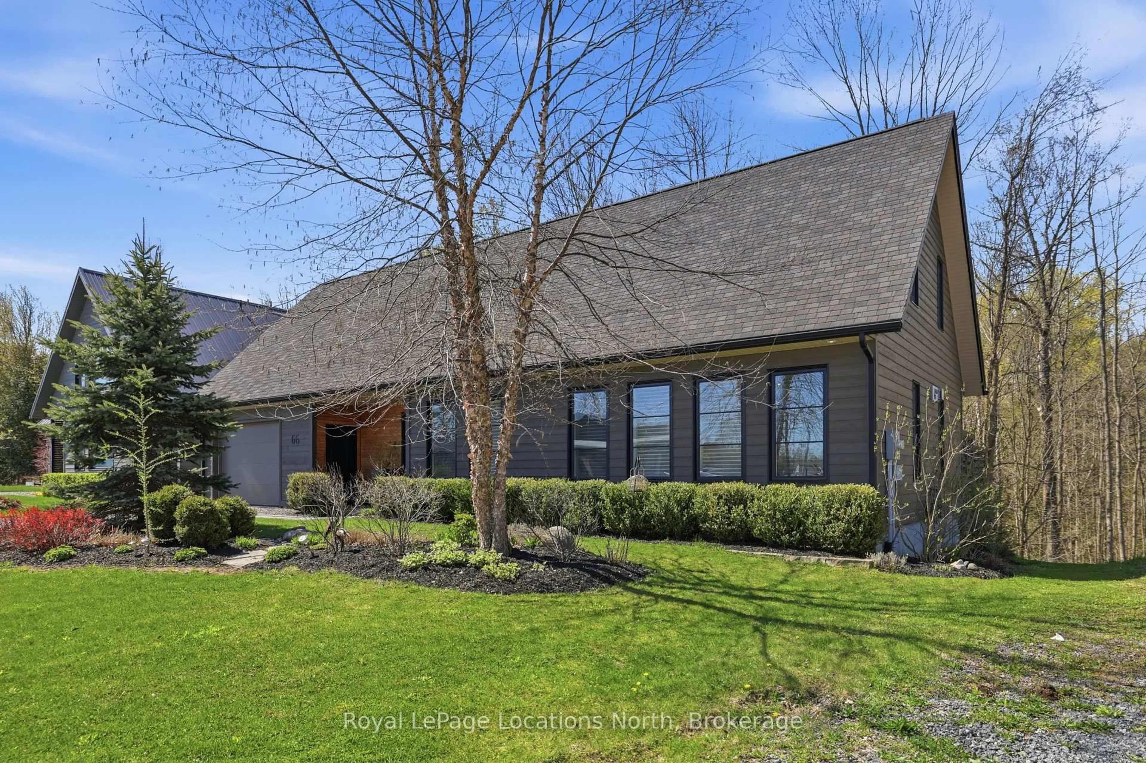 Home with brick exterior material, unknown for 66 Gordon Cres, Meaford Ontario N4L 1C7