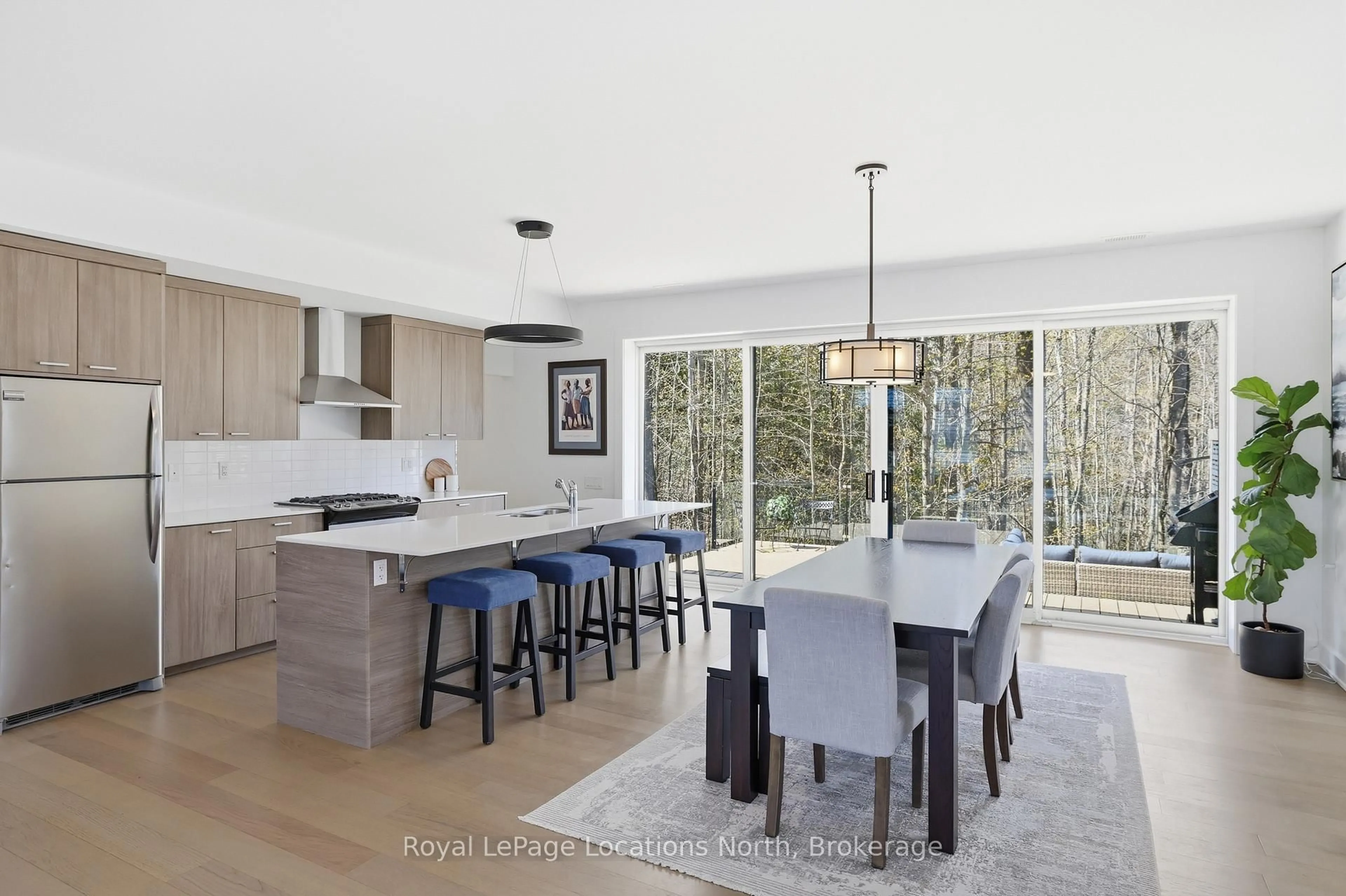 Open concept kitchen, unknown for 66 Gordon Cres, Meaford Ontario N4L 1C7