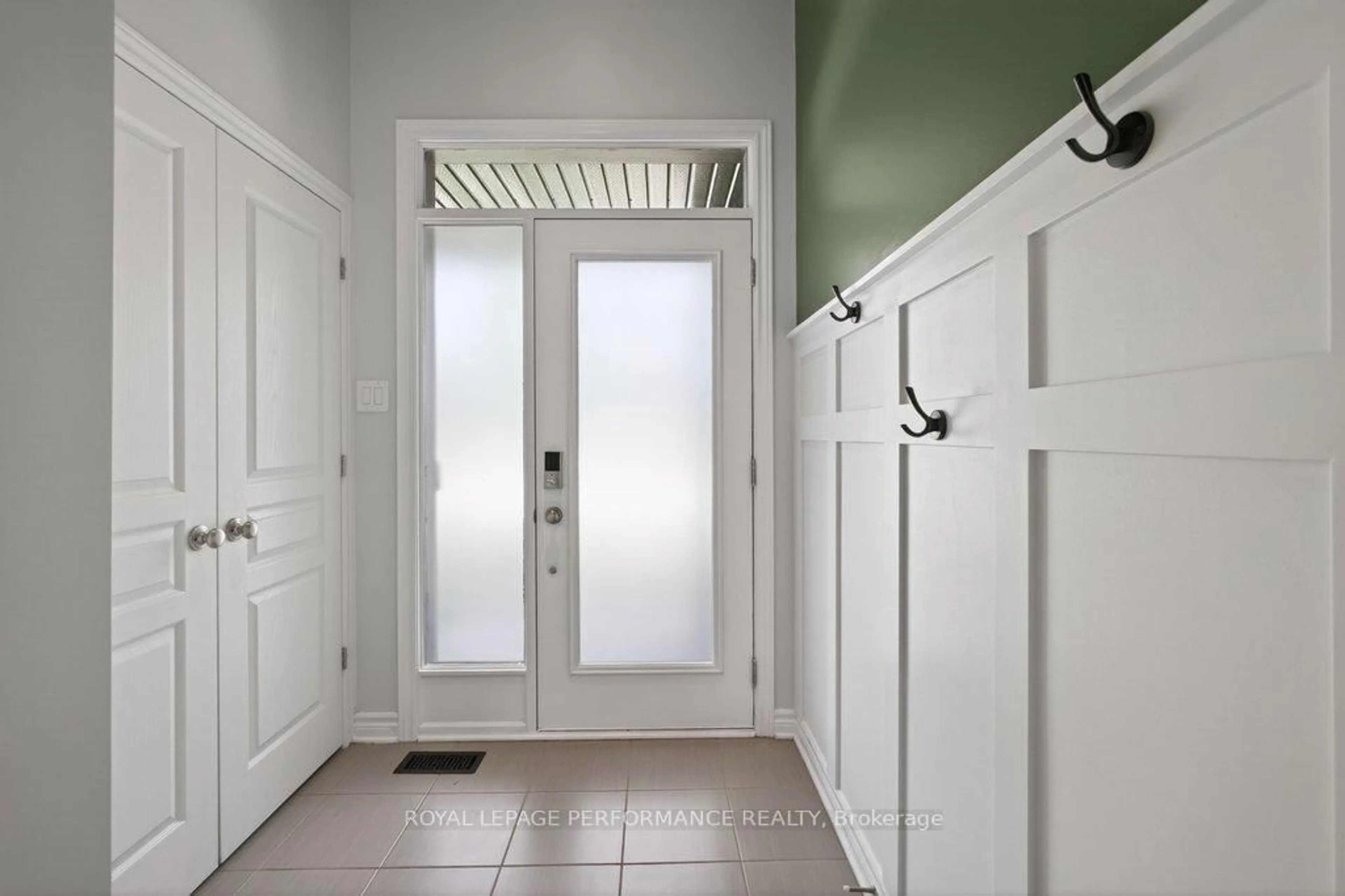 Indoor entryway for 127 Wild Calla Way, Ottawa Ontario K1W 0K4