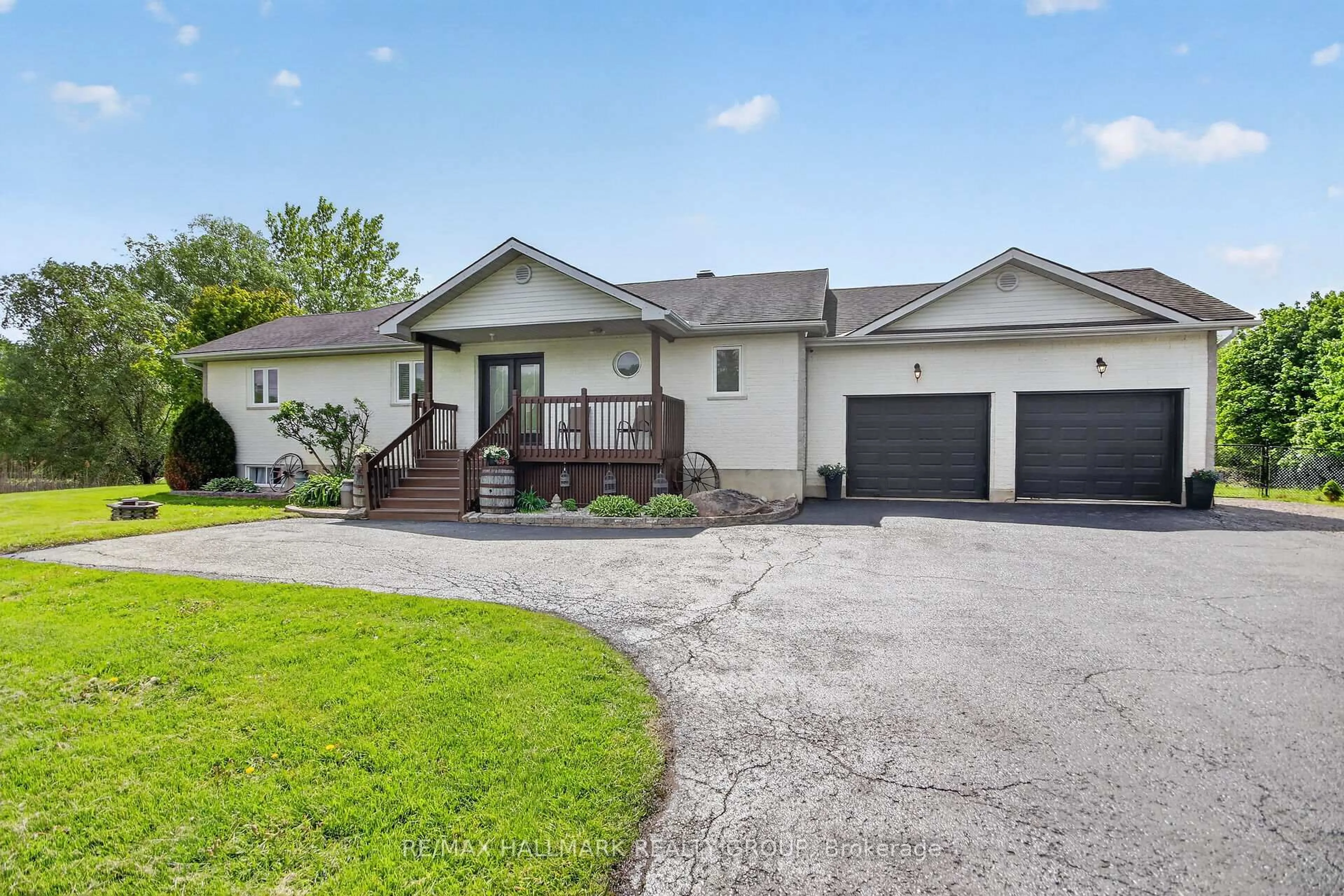 Home with vinyl exterior material, street for 7414 Dawn Tara Dr, Ottawa Ontario K4P 1P4