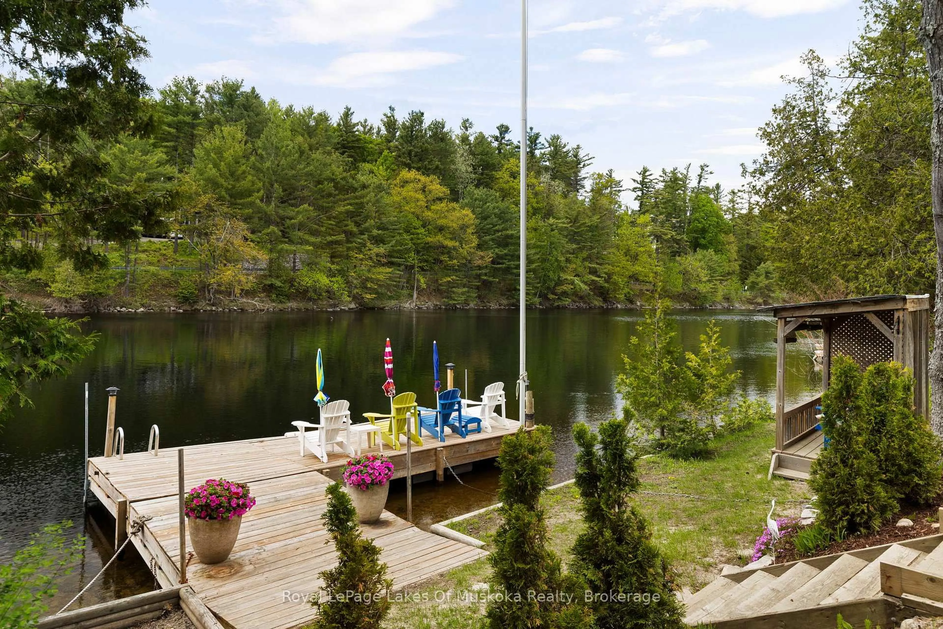 Patio, water/lake/river/ocean view for 216 Beaumont Rd, Bracebridge Ontario P1L 1X2