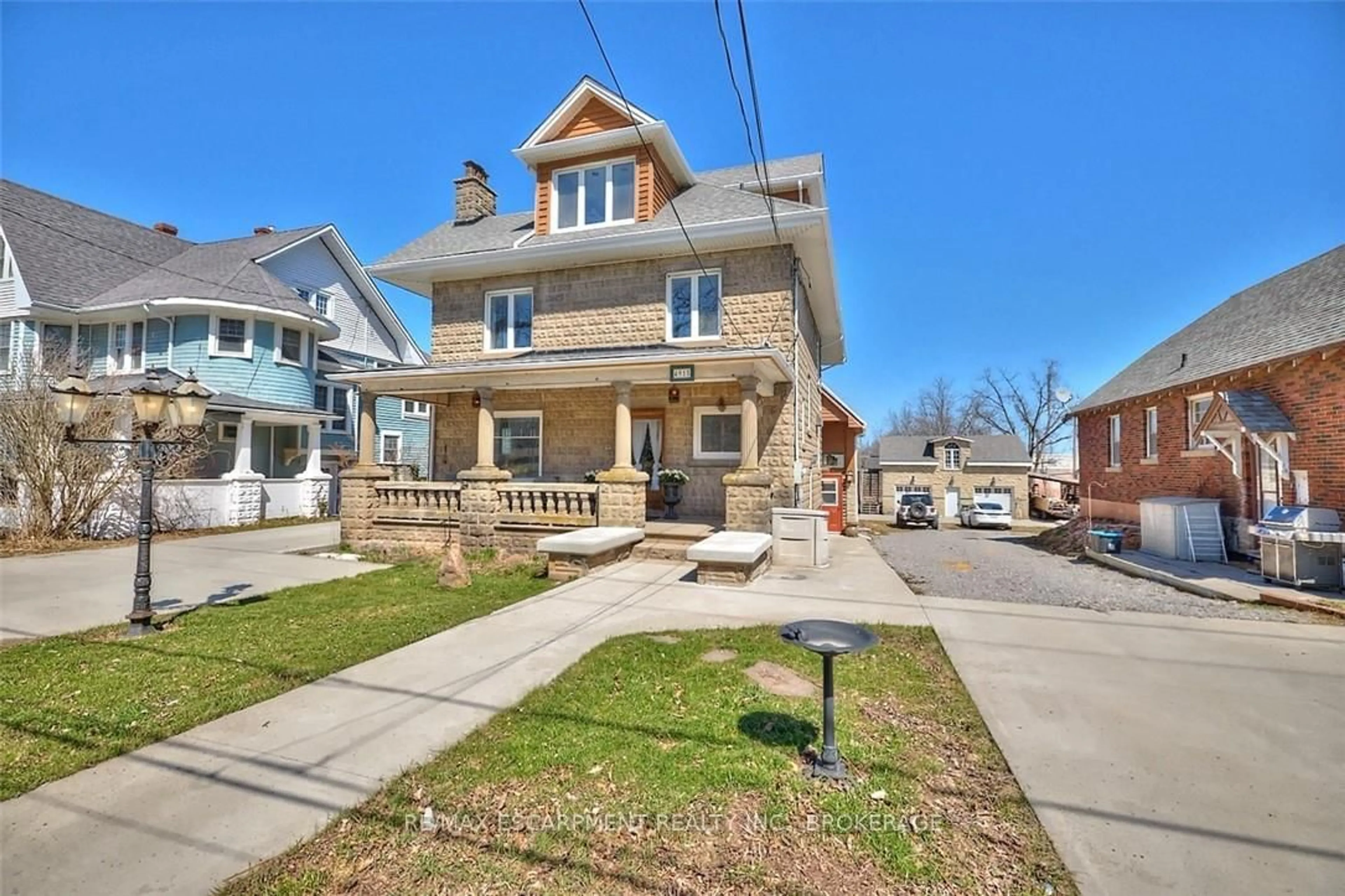 Home with brick exterior material, street for 4915 King St, Lincoln Ontario L0R 1B0
