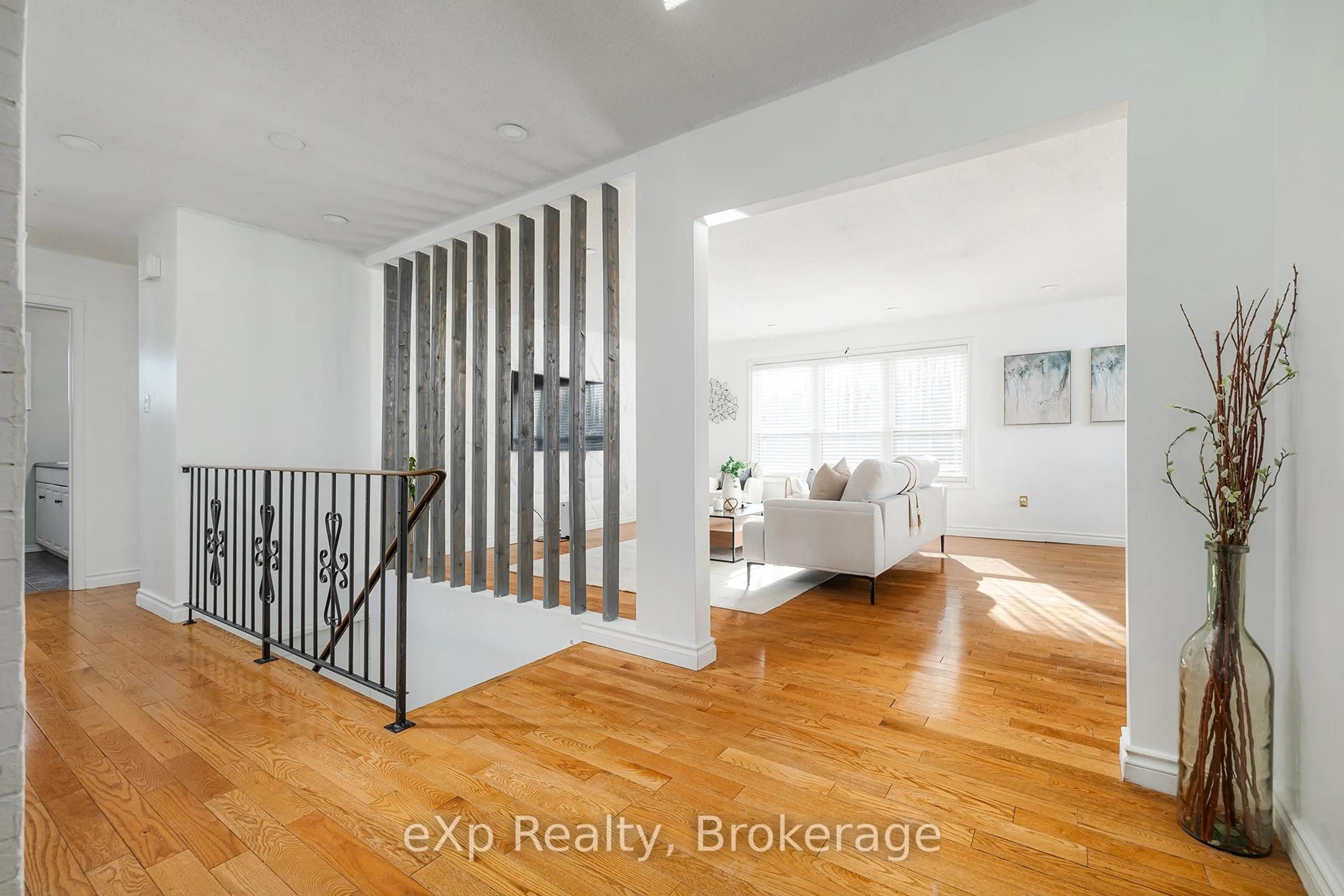 Indoor entryway for 79 Ann St, Hamilton Ontario L9H 5R2
