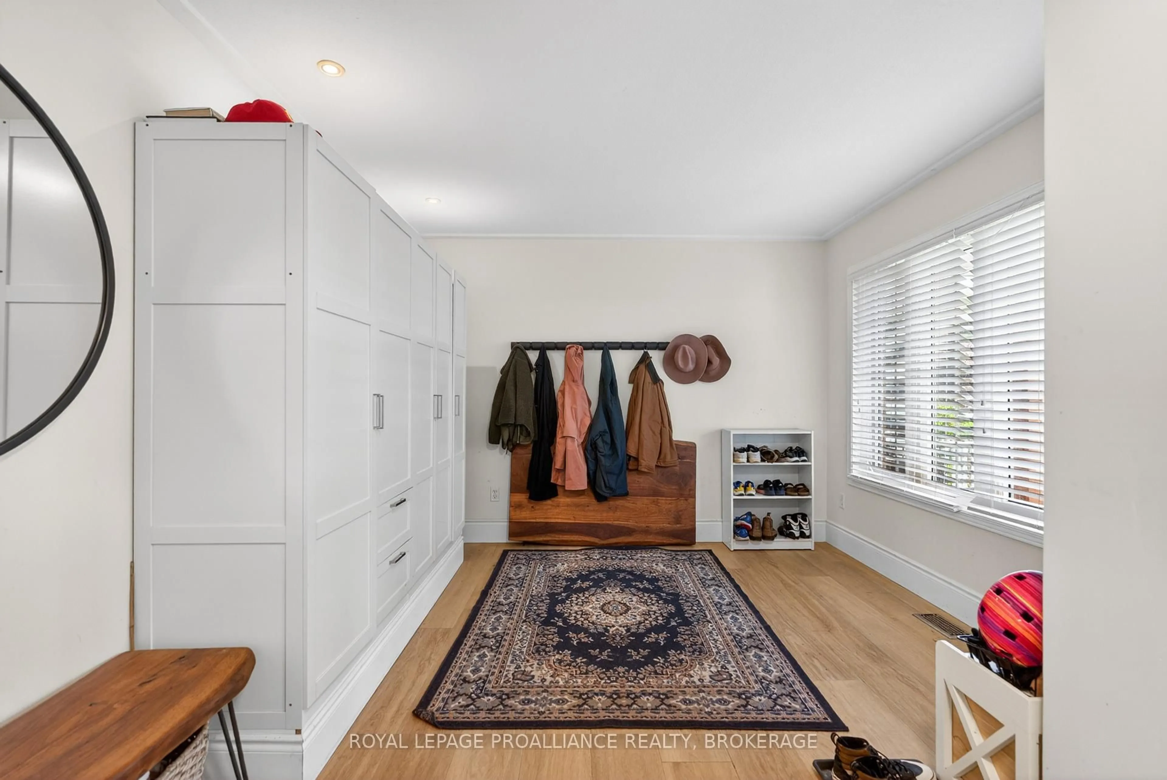 Indoor entryway for 87 Dalgleish Ave, Kingston Ontario K7K 7E1