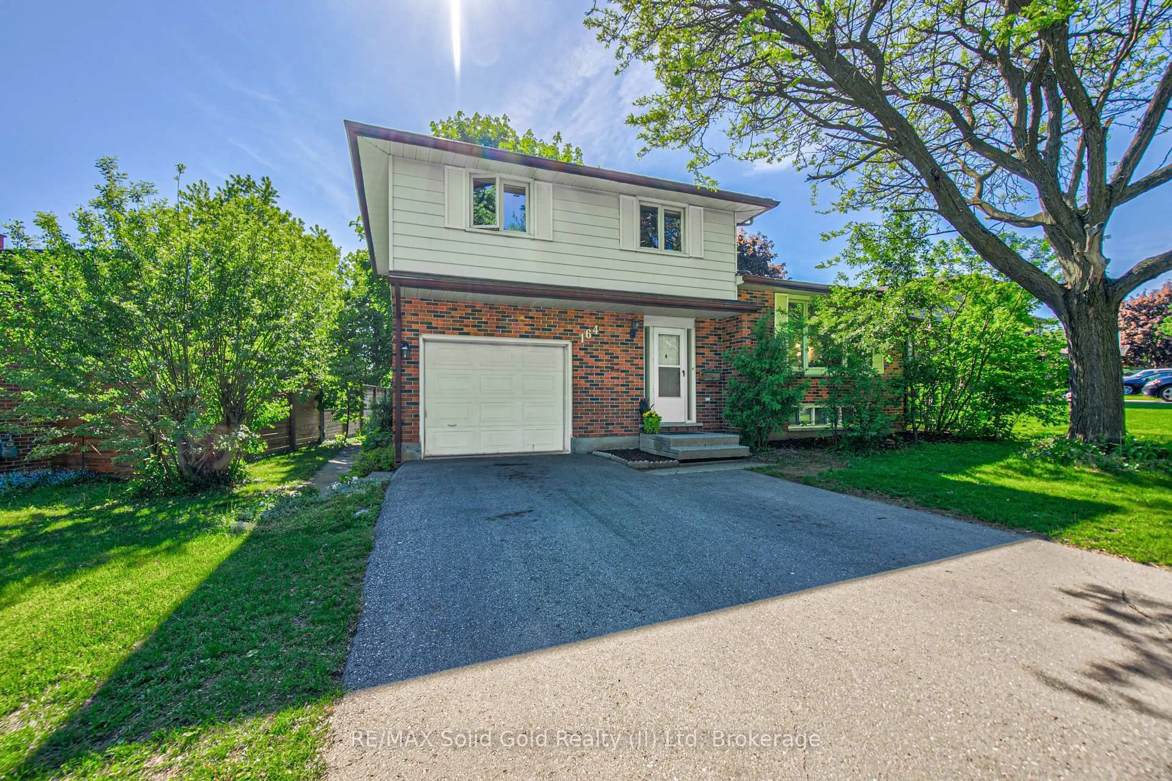 Home with brick exterior material, street for 164 White Pine Cres, Waterloo Ontario N2V 1C1
