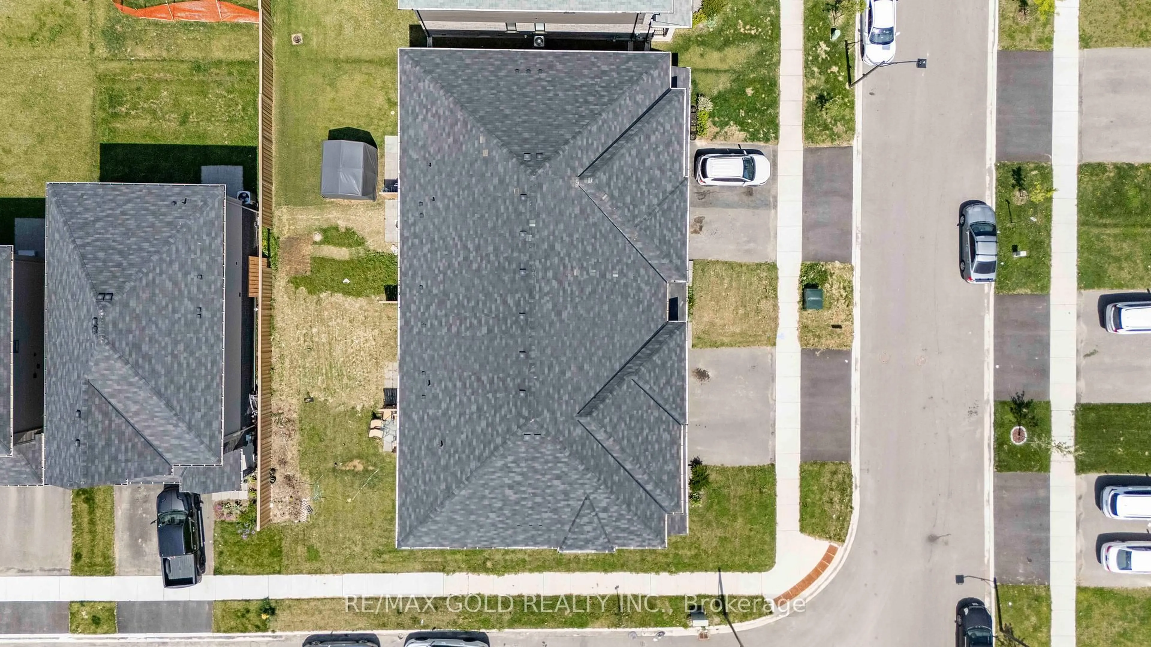 A pic from outside/outdoor area/front of a property/back of a property/a pic from drone, street for 73 June Callwood Way, Brantford Ontario N3T 0V2