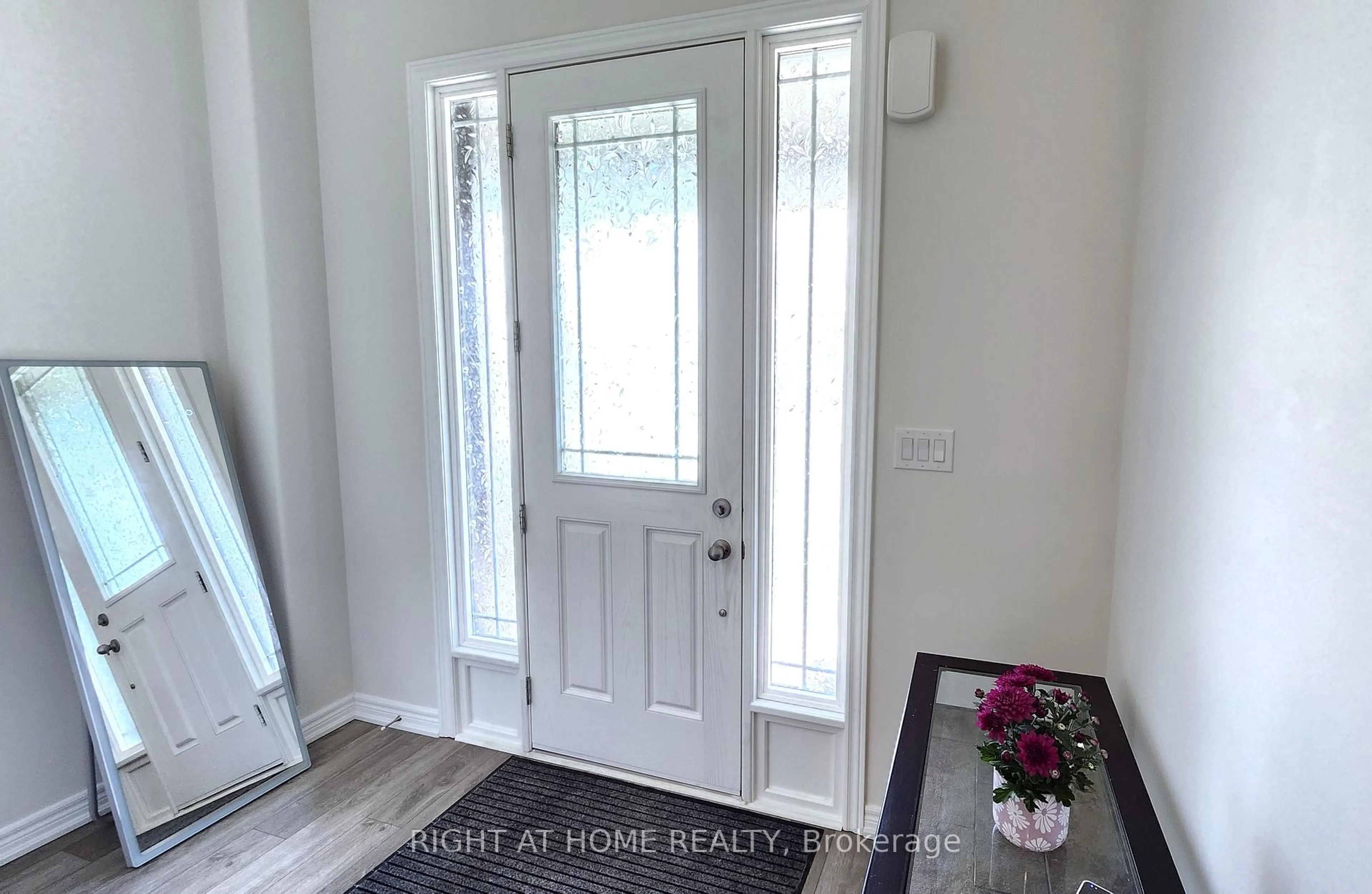 Indoor entryway for 1120 Rippingale Tr, Peterborough Ontario K9H 0K1