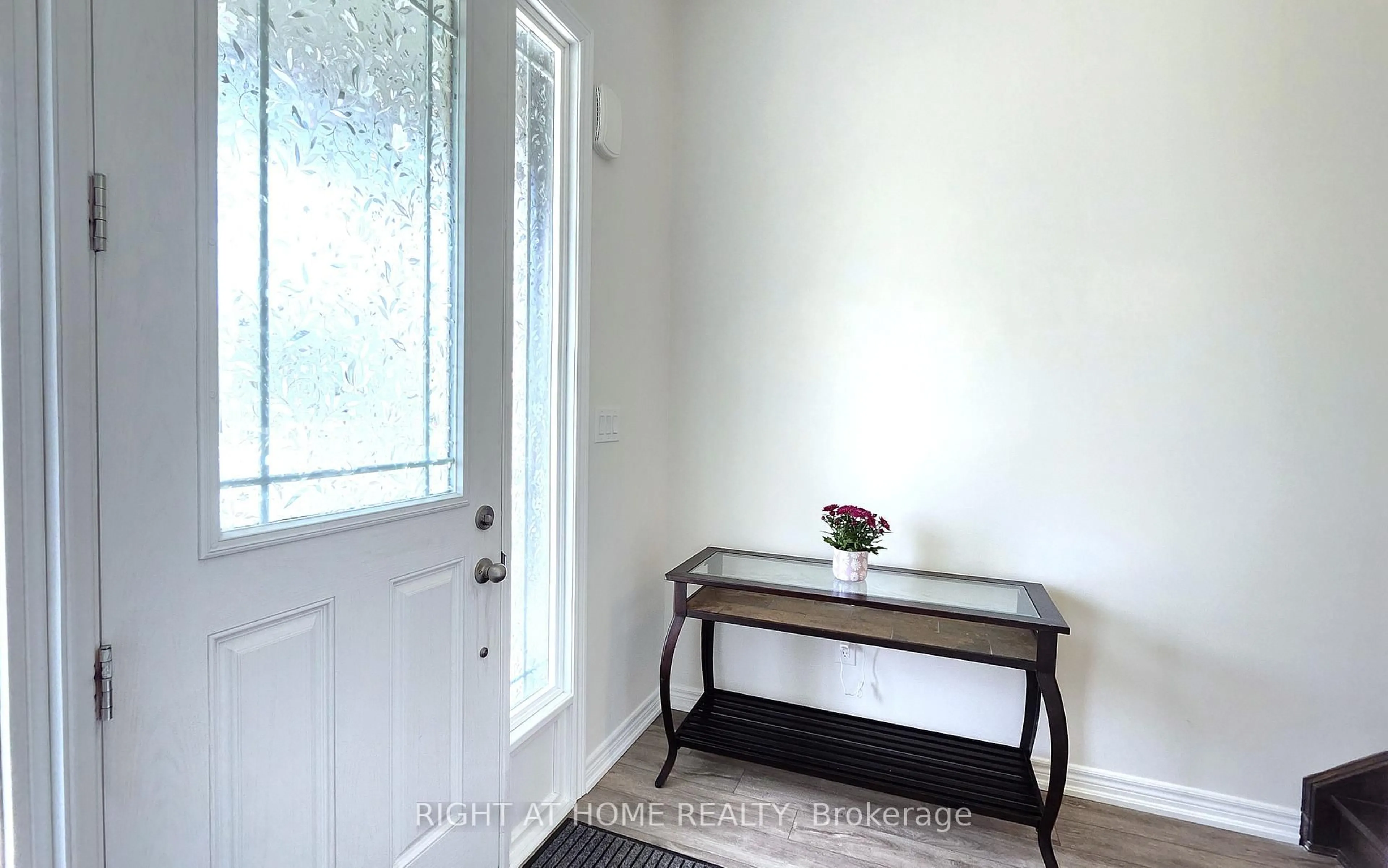 Indoor entryway for 1120 Rippingale Tr, Peterborough Ontario K9H 0K1
