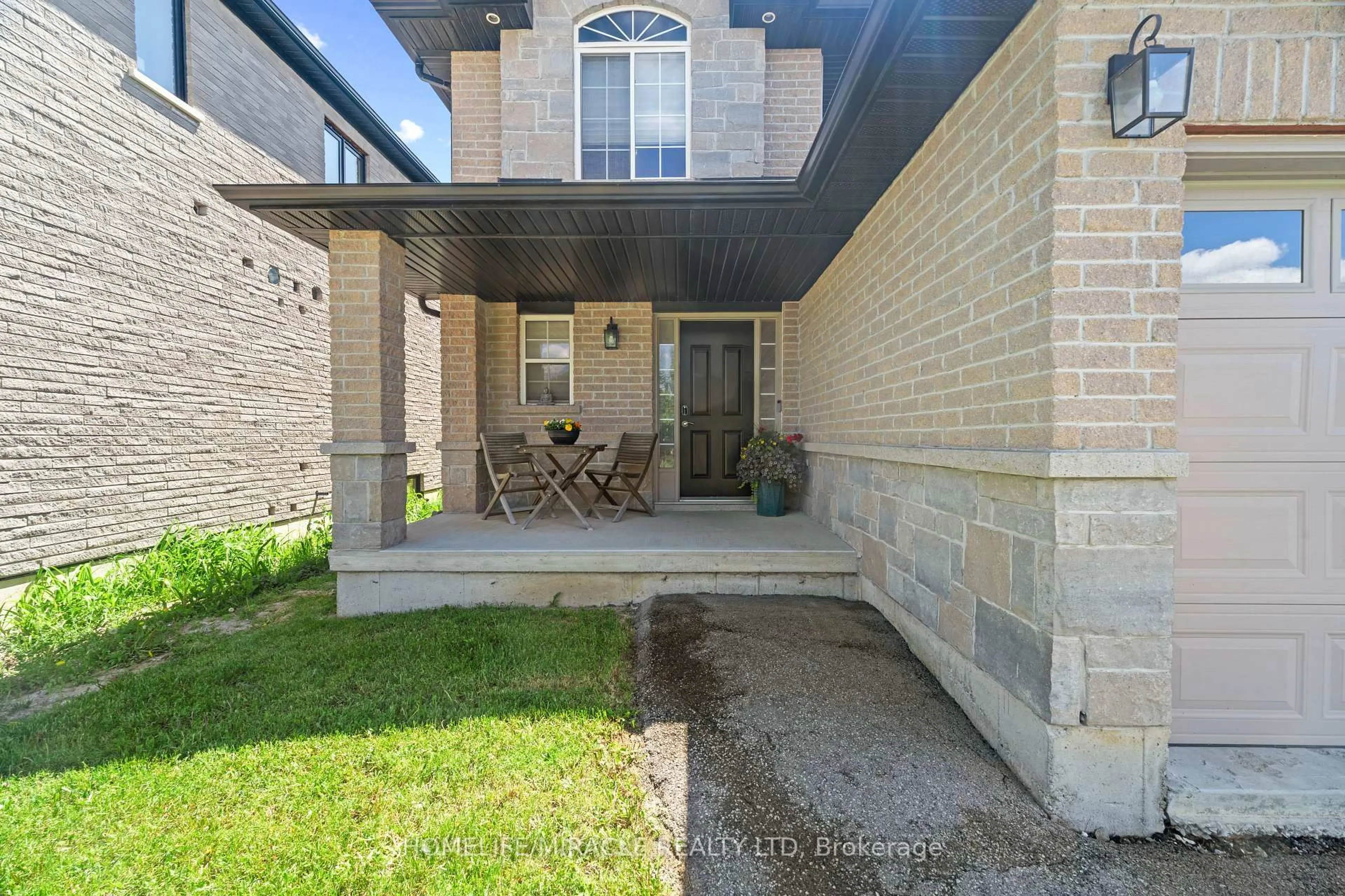 Patio, street for 21 Davinci Blvd, Hamilton Ontario L9B 0C5