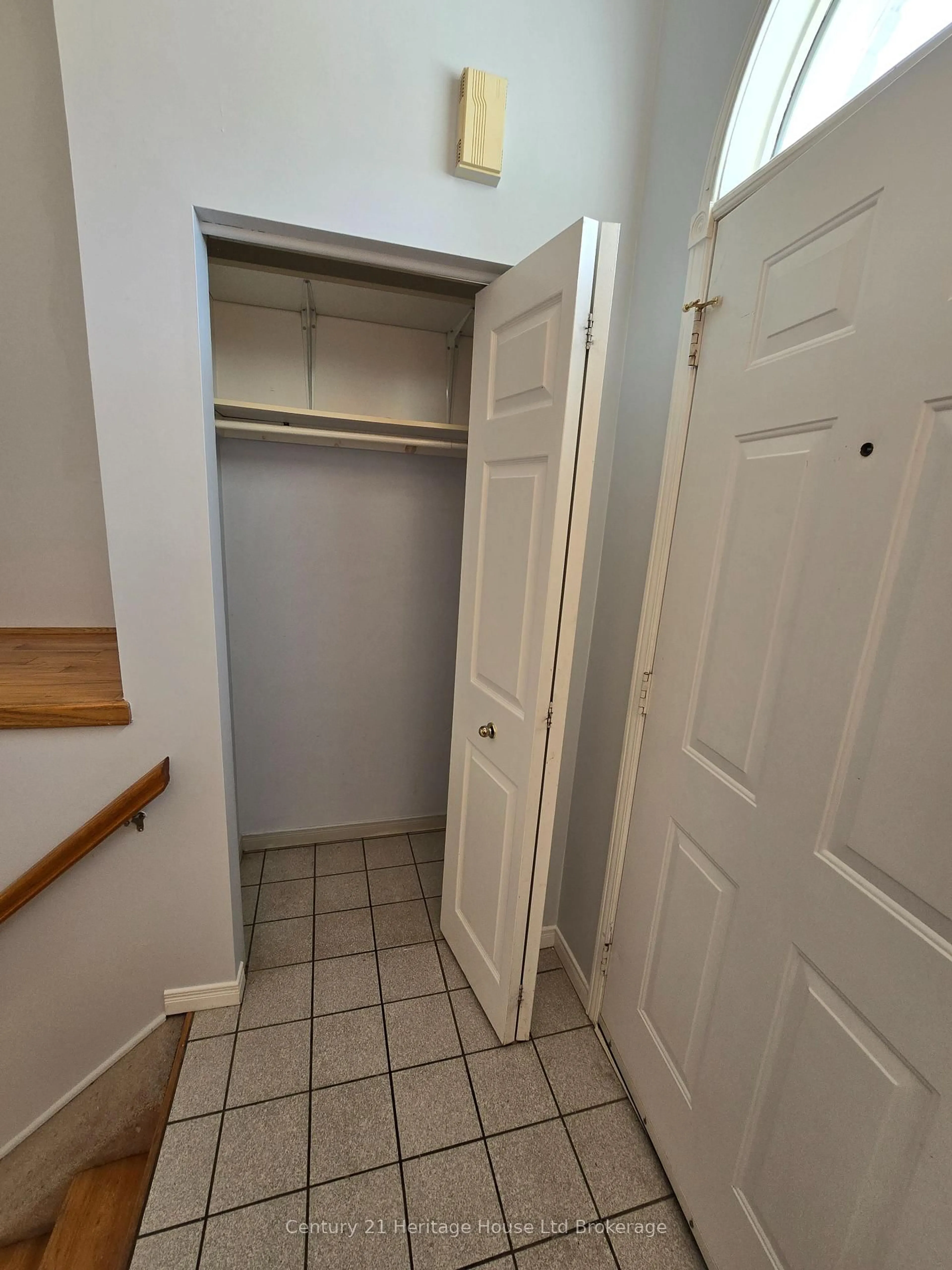 Unknown for 1229 Brackenwood Cres, Kingston Ontario K7P 2W4