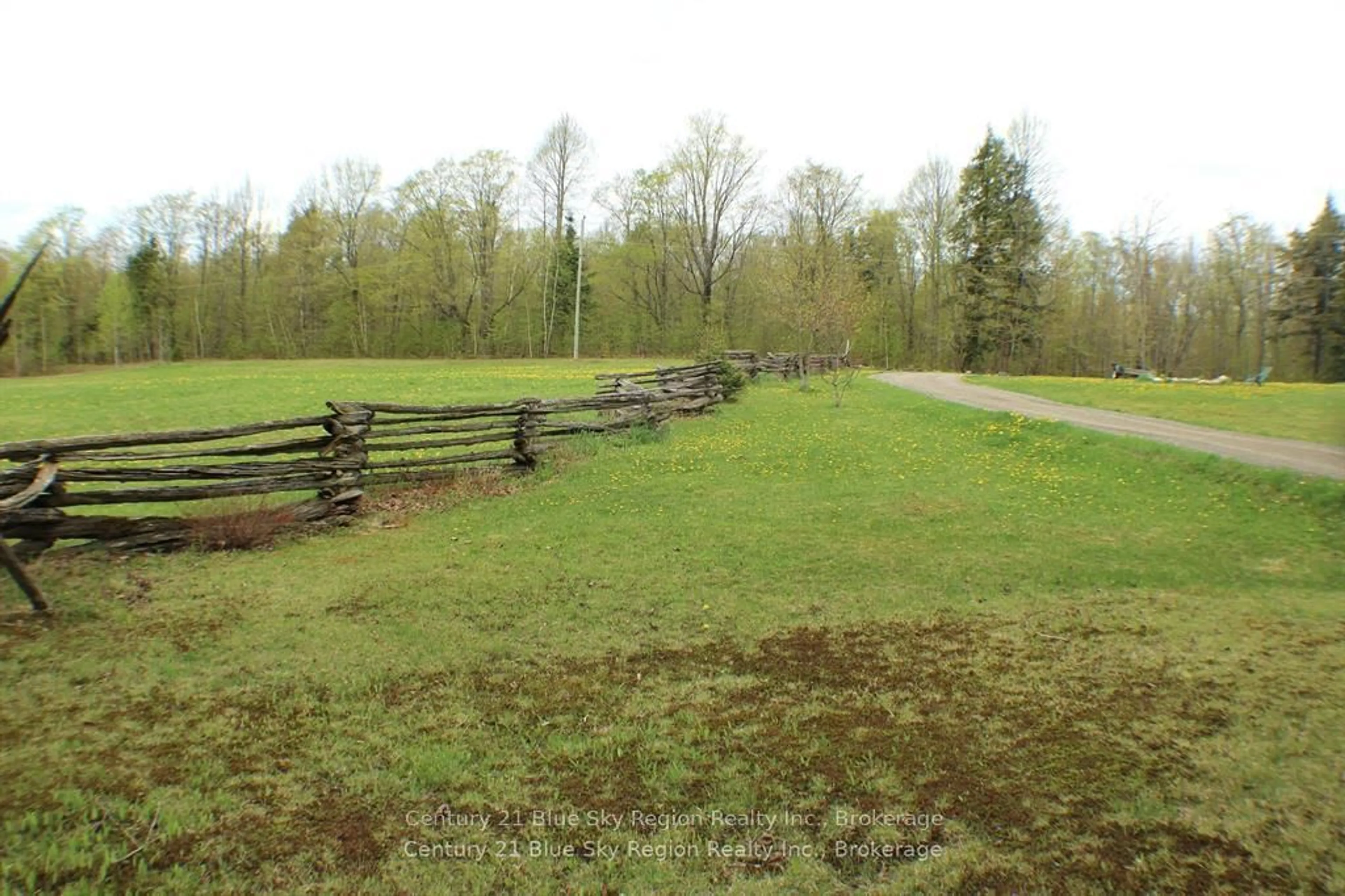 A pic from outside/outdoor area/front of a property/back of a property/a pic from drone, forest/trees view for 615 Seagull Lake Rd, Parry Sound Remote Area Ontario P0H 1A0