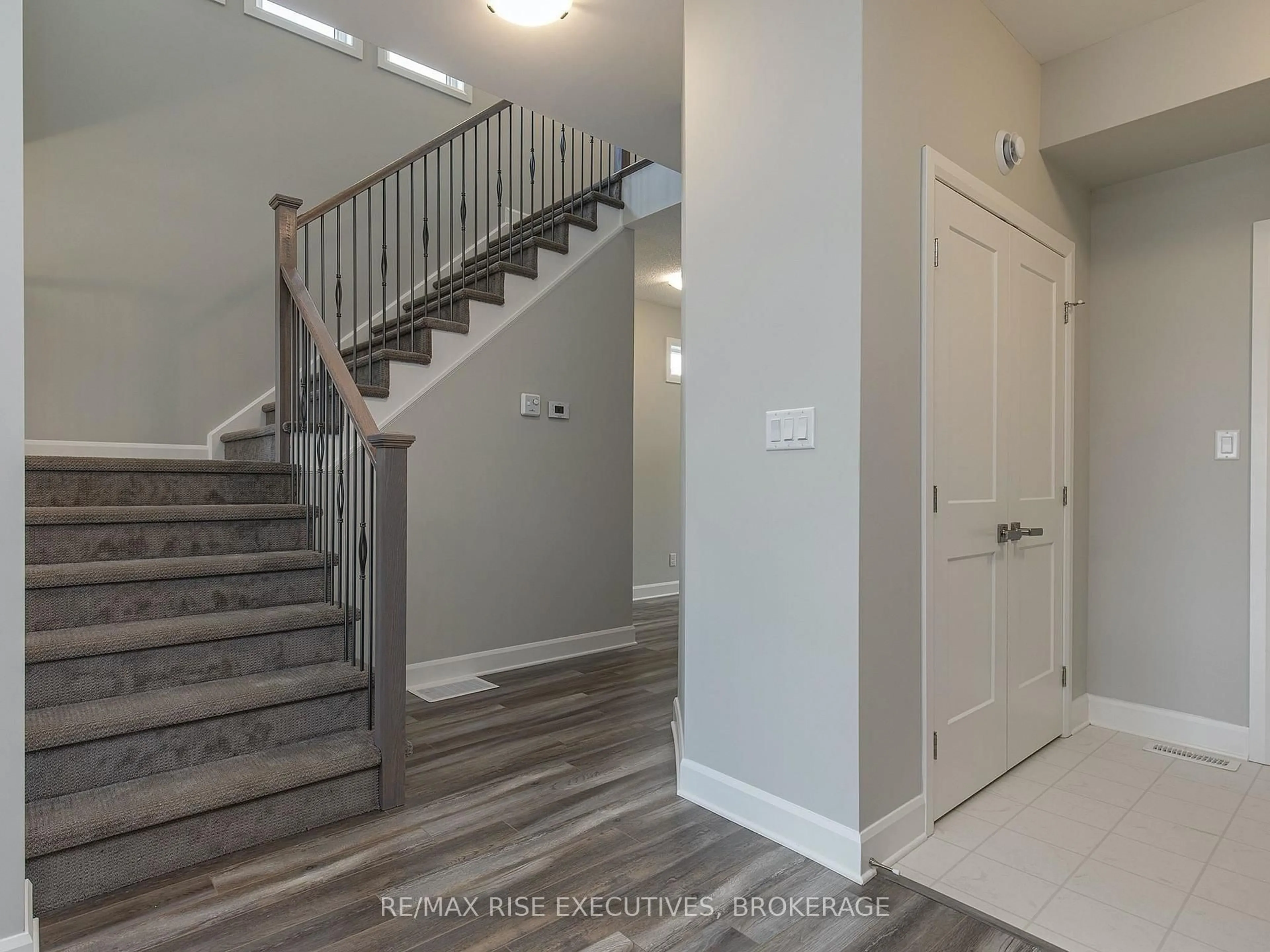 Indoor entryway for 1201 Max Cres, Kingston Ontario K7P 0P2