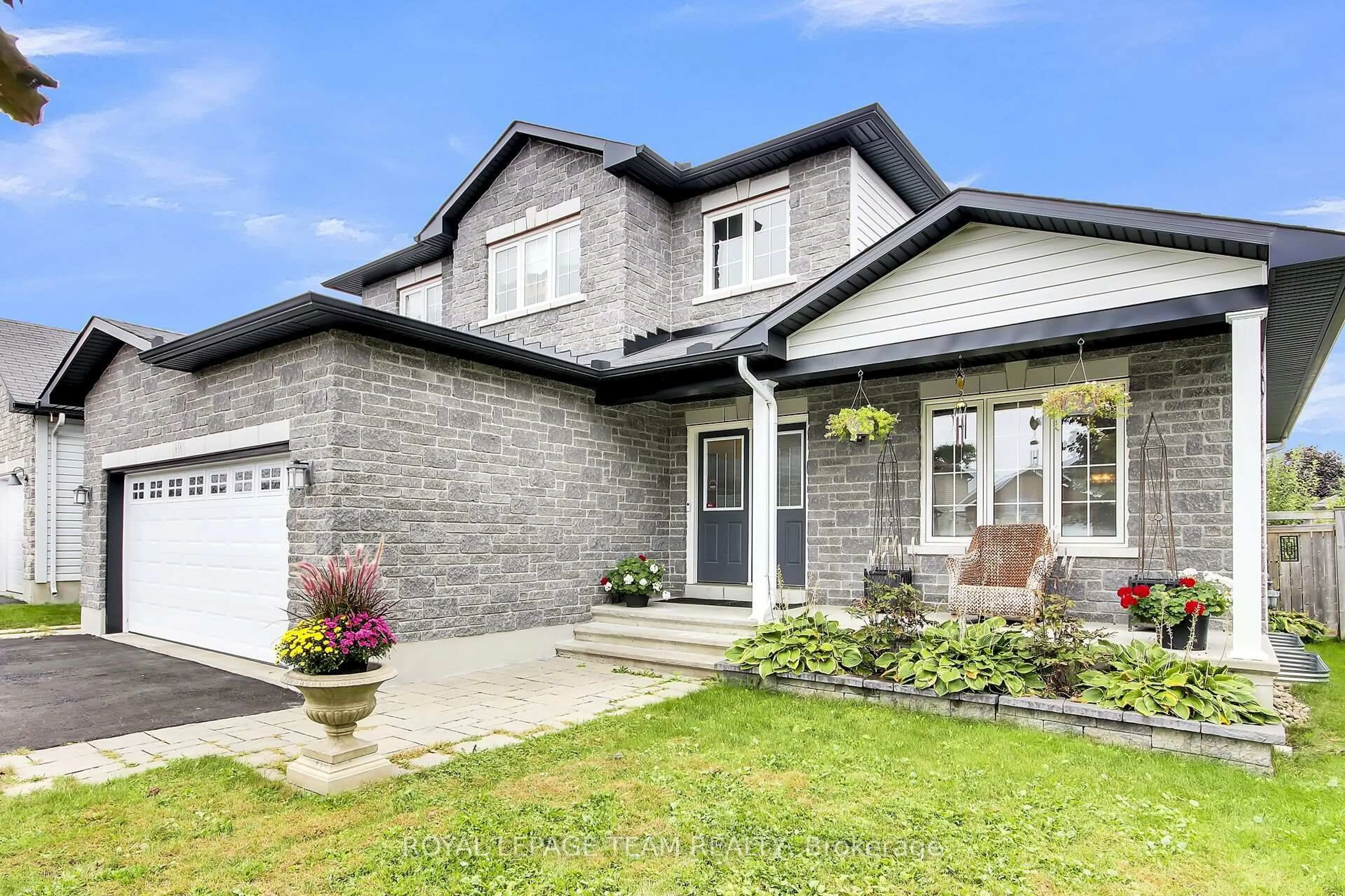 Home with brick exterior material, street for 638 Robert Hill Dr, Almonte Ontario K0A 1A0
