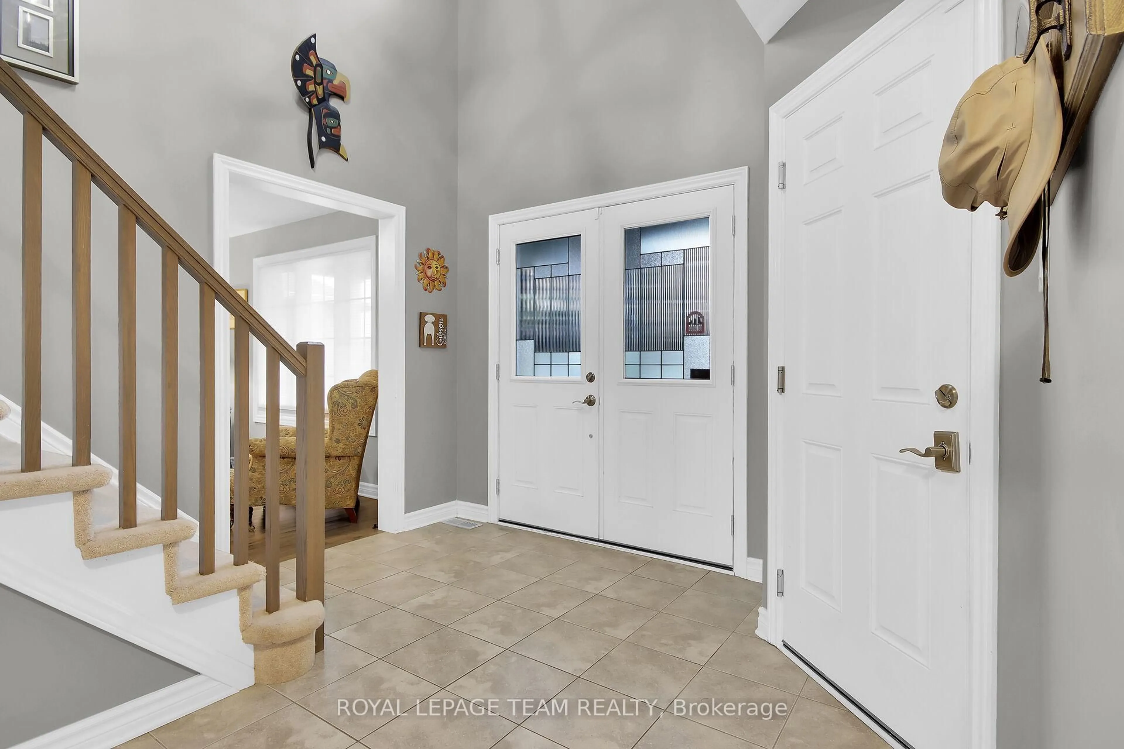 Indoor entryway for 638 Robert Hill Dr, Almonte Ontario K0A 1A0