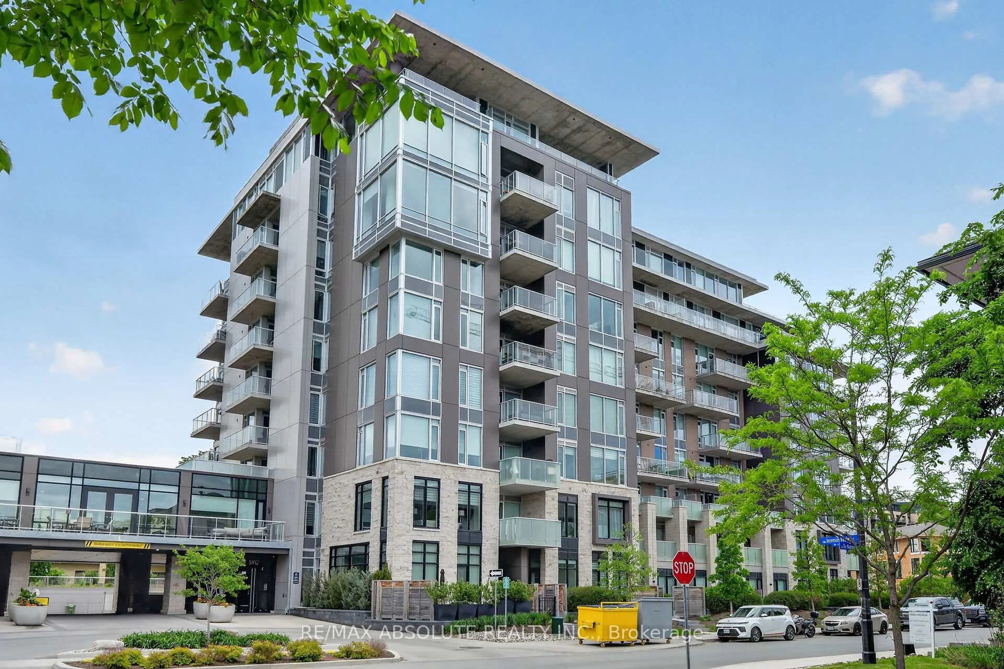 Patio, building for 570 De Mazenod Ave #305, Ottawa Ontario K1S 5X2