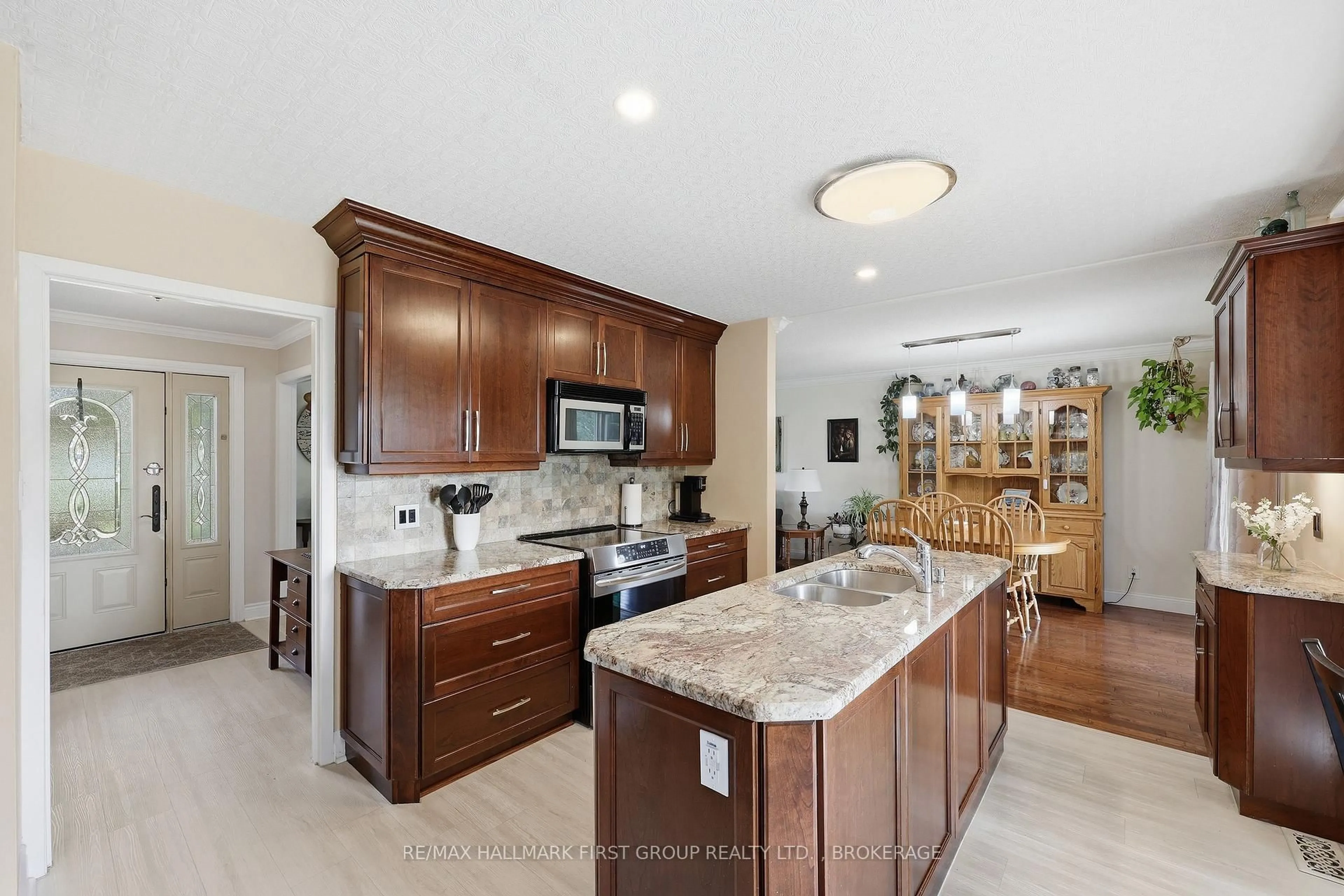 Open concept kitchen, ceramic/tile floor for 1470 Sydenham Rd, Kingston Ontario K7L 4V4
