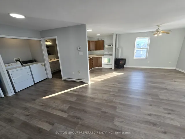 453 Bathurst St, London East 2