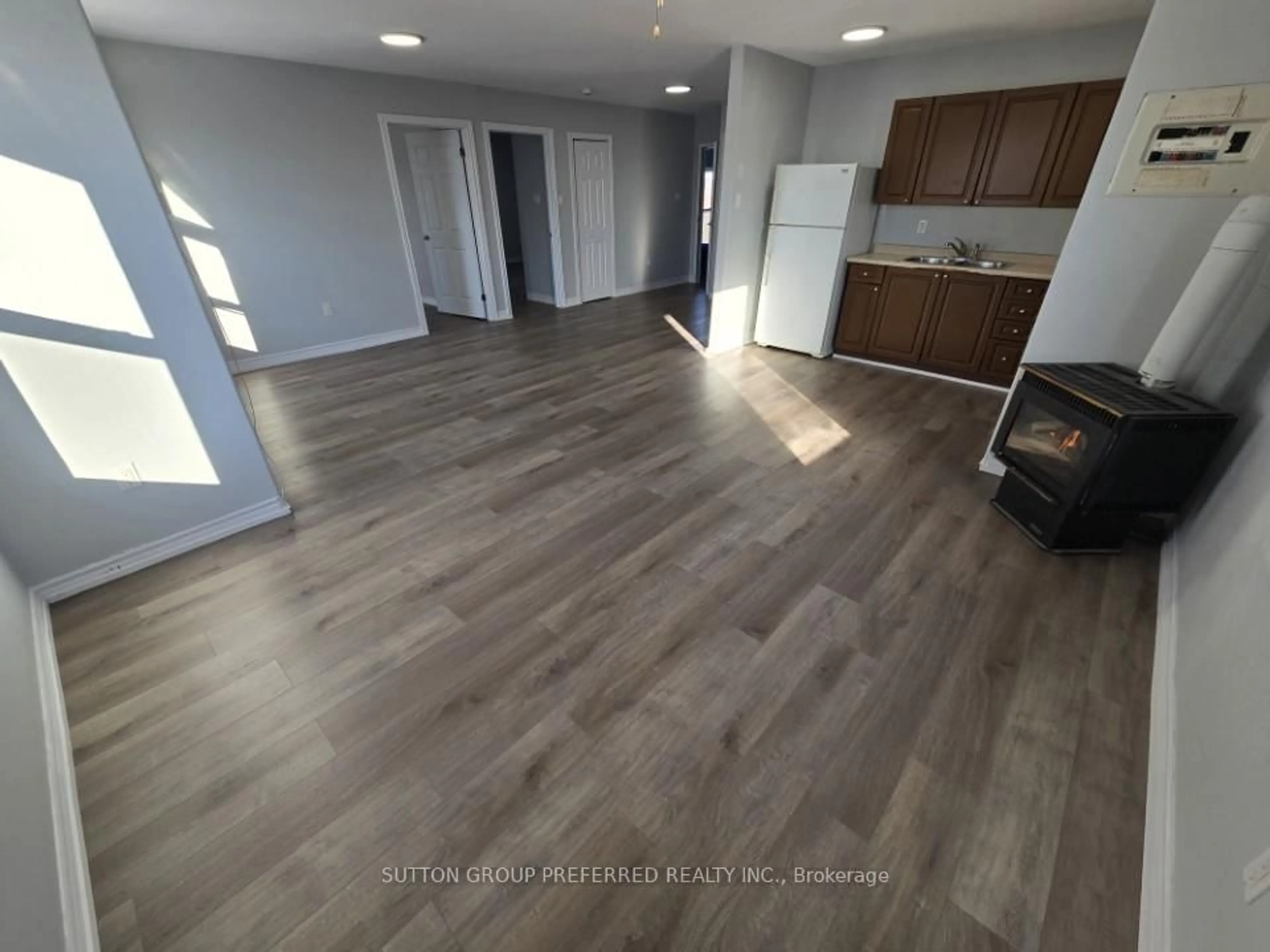 A pic of a room for 453 Bathurst St, London East Ontario N6B 1P4