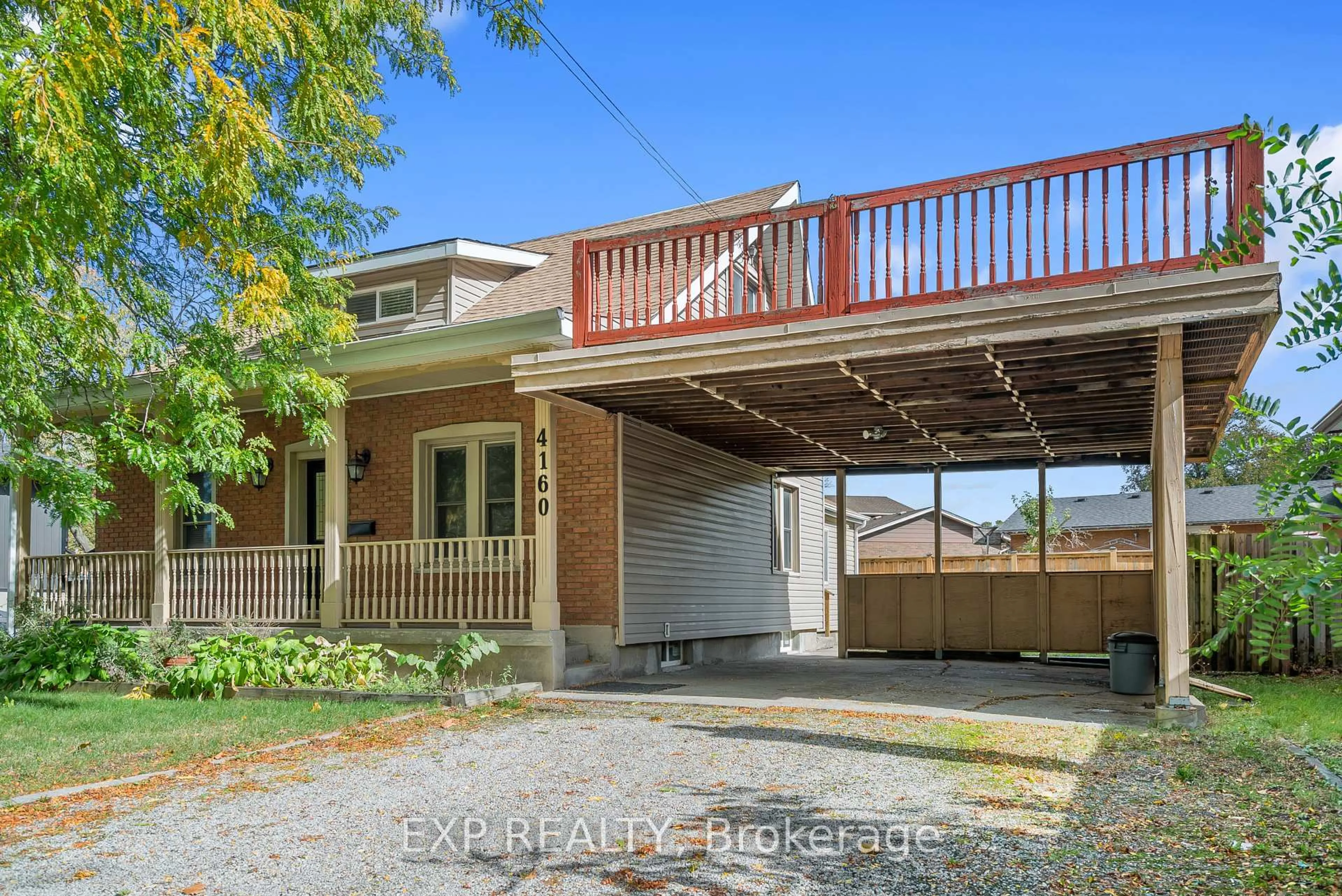 A pic from outside/outdoor area/front of a property/back of a property/a pic from drone, street for 4160 Dorchester Rd, Niagara Falls Ontario L2E 6N2