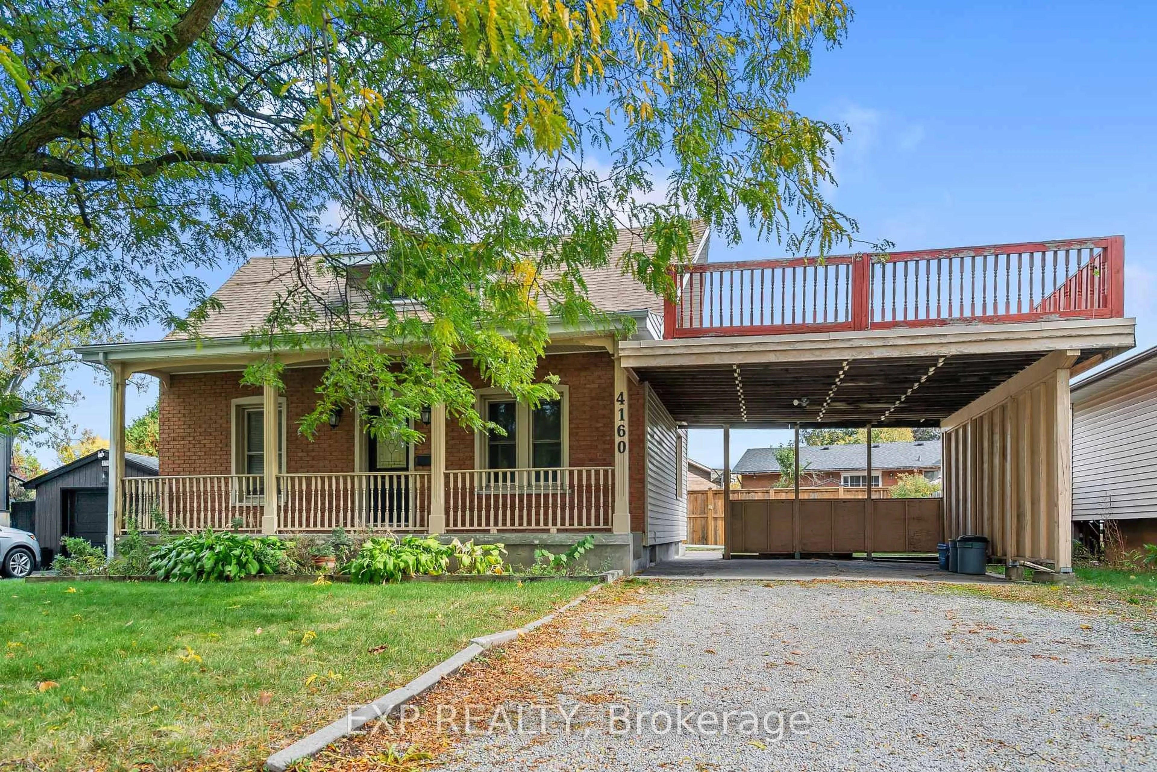 A pic from outside/outdoor area/front of a property/back of a property/a pic from drone, street for 4160 Dorchester Rd, Niagara Falls Ontario L2E 6N2