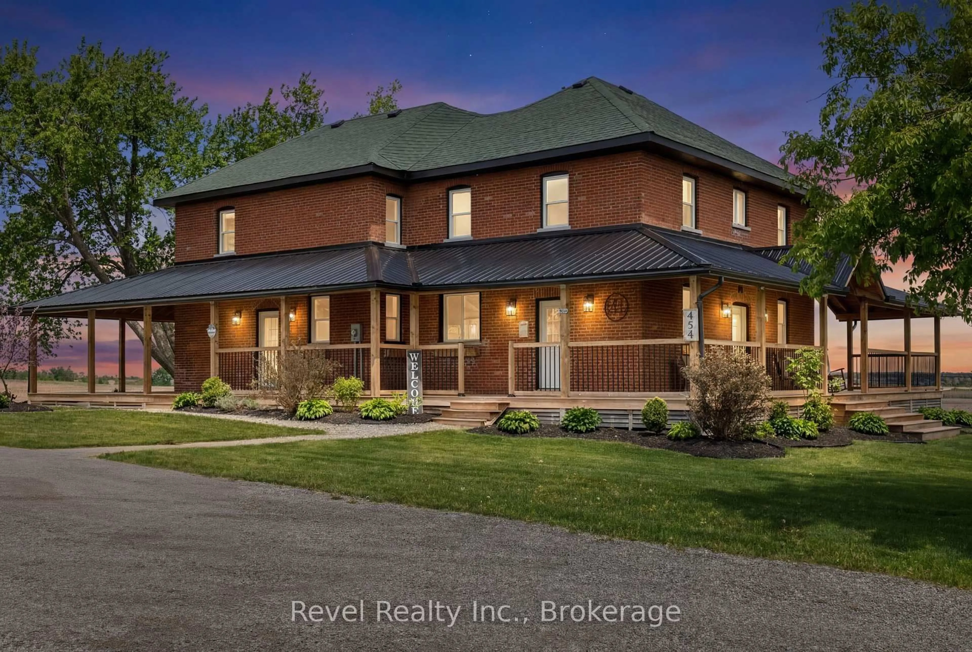 Home with brick exterior material, building for 454 Colborne St, Kawartha Lakes Ontario K9V 4R1
