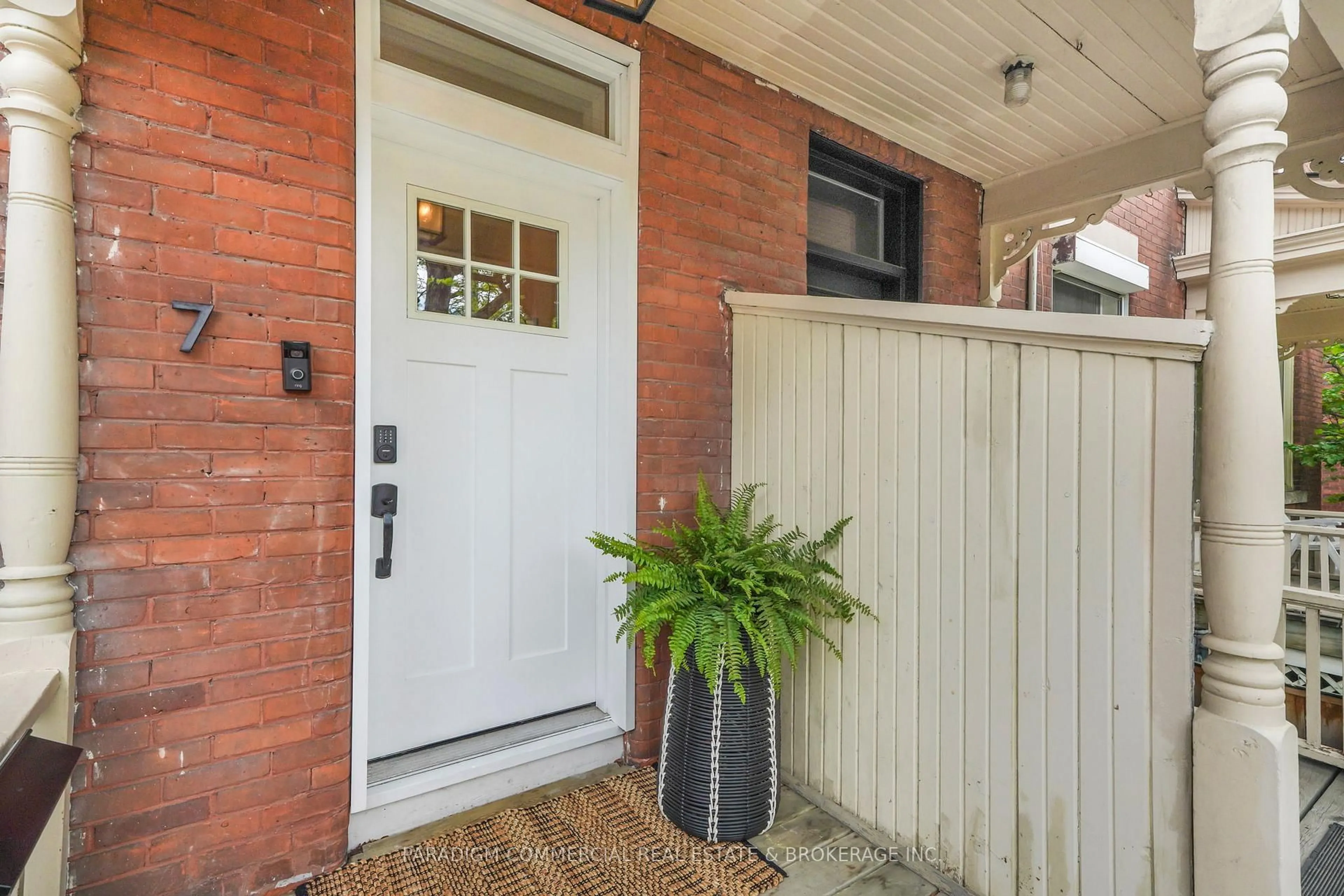 Indoor entryway for 7 Craig St, Ottawa Ontario K1S 4B6