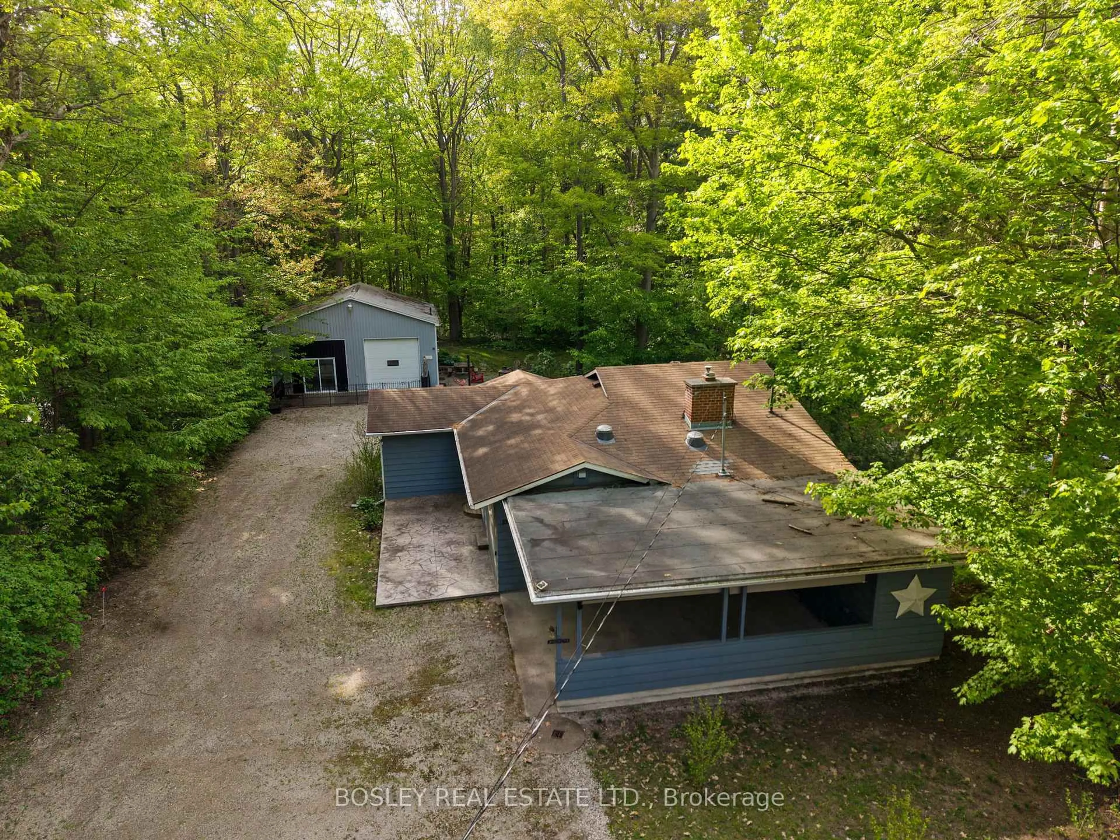A pic from outside/outdoor area/front of a property/back of a property/a pic from drone, unknown for 223 Ontario St, Lambton Shores Ontario N0M 1T0