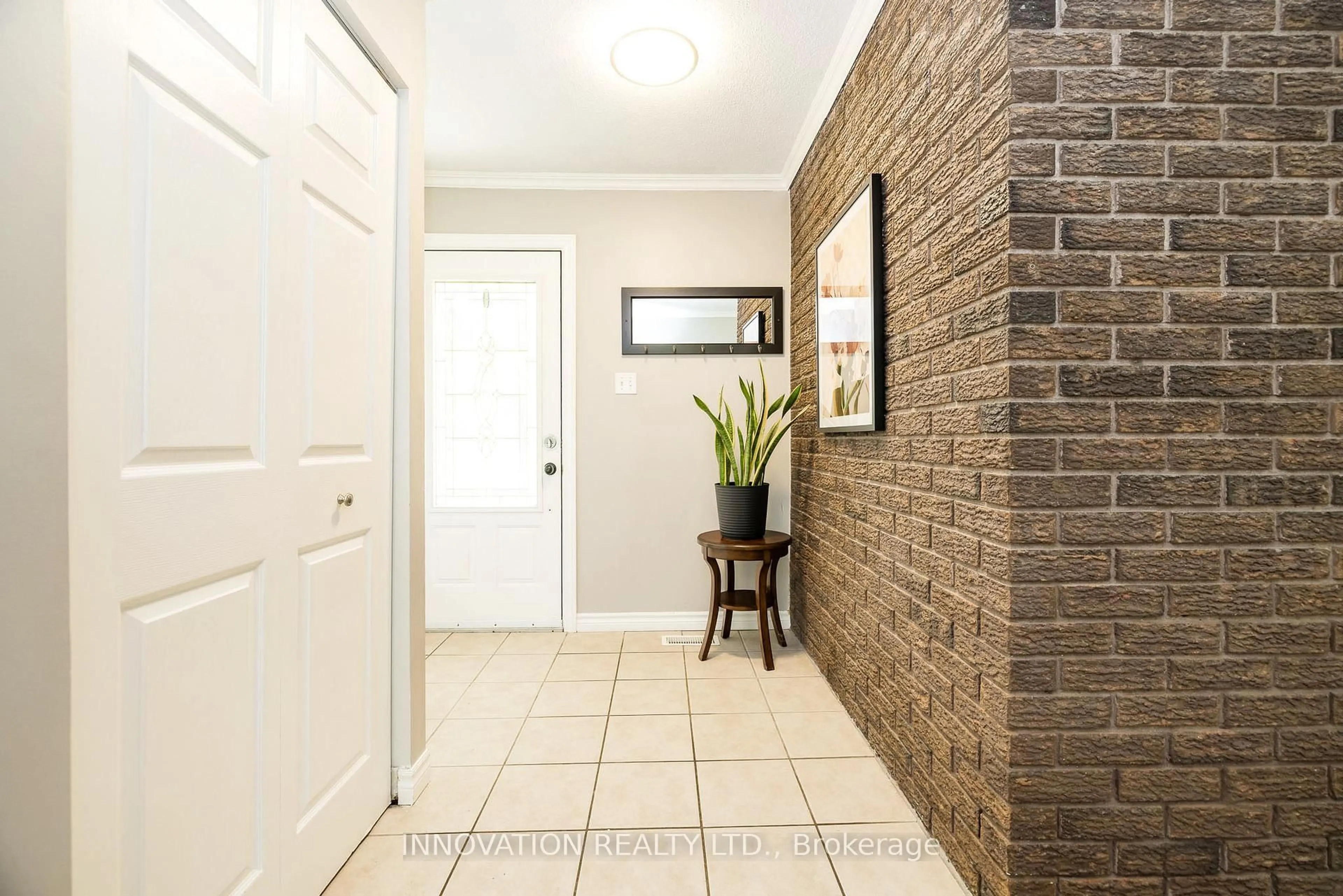 Indoor entryway for 17 Cobblestone Crt, Ashton Ontario K0A 1B0