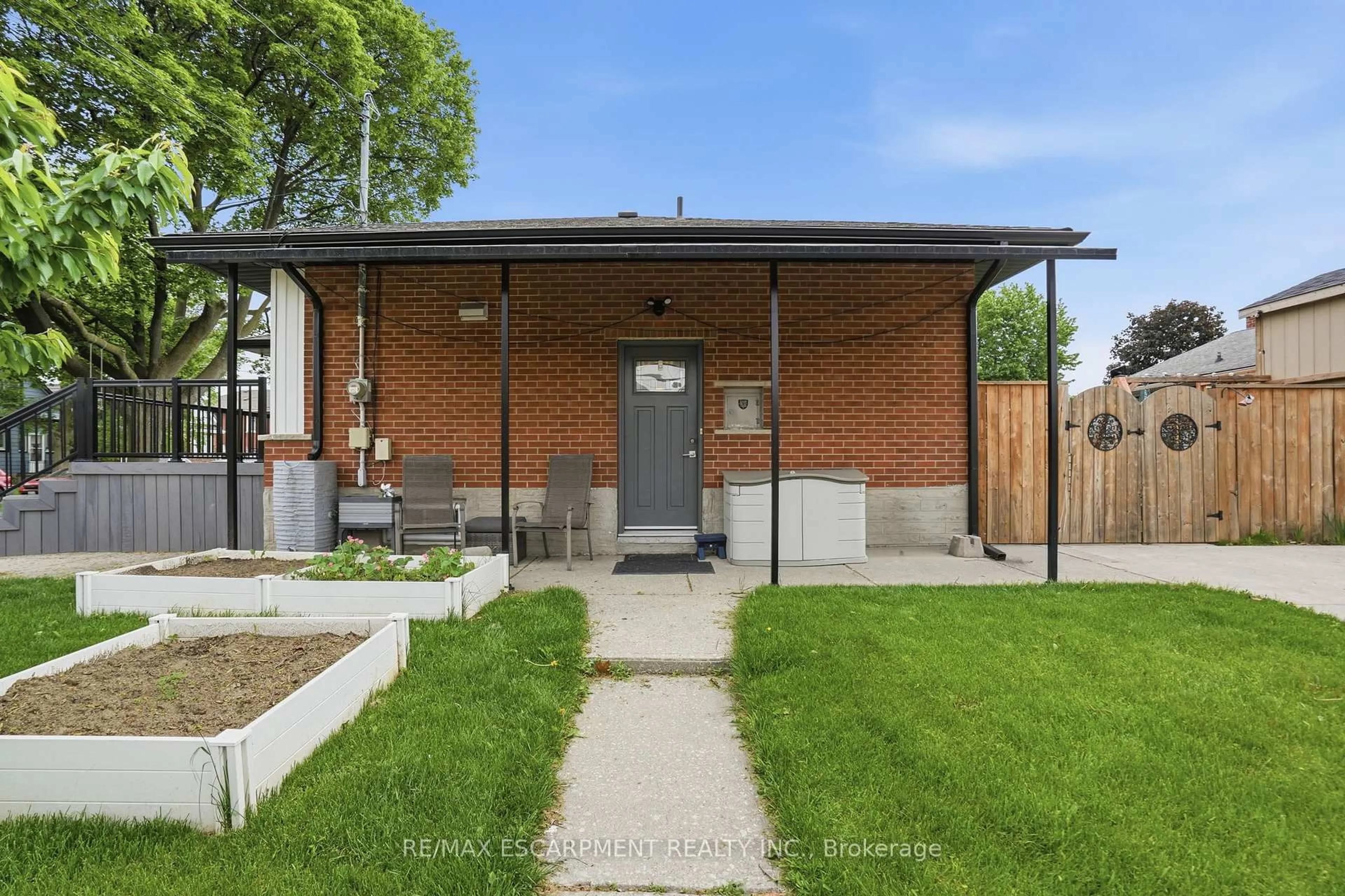Home with brick exterior material, street for 150 Mountville Ave, Hamilton Ontario L9A 1E7