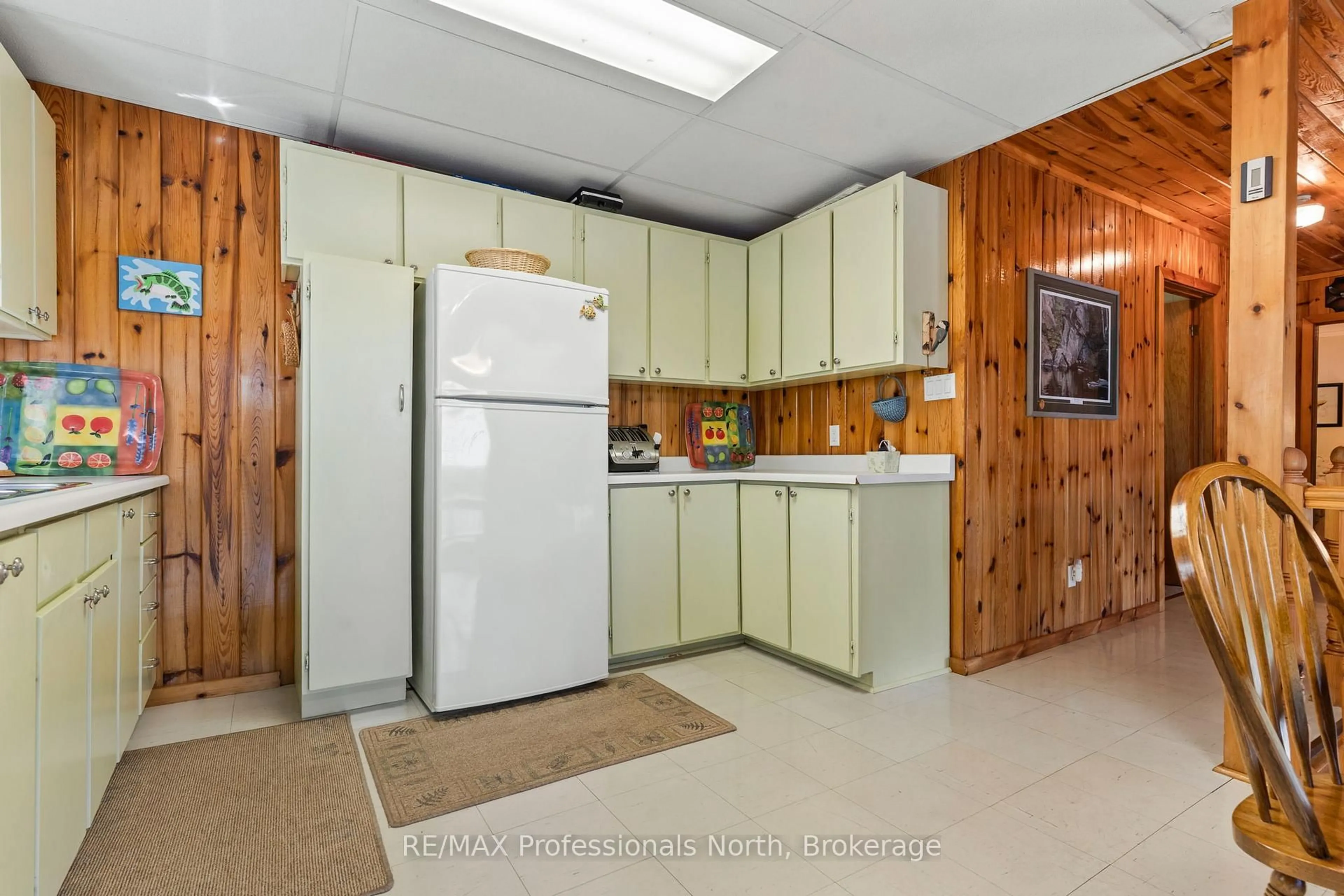 Standard kitchen, unknown for 10167 Little Hawk-West Sho, Algonquin Highlands Ontario K0M 1S0