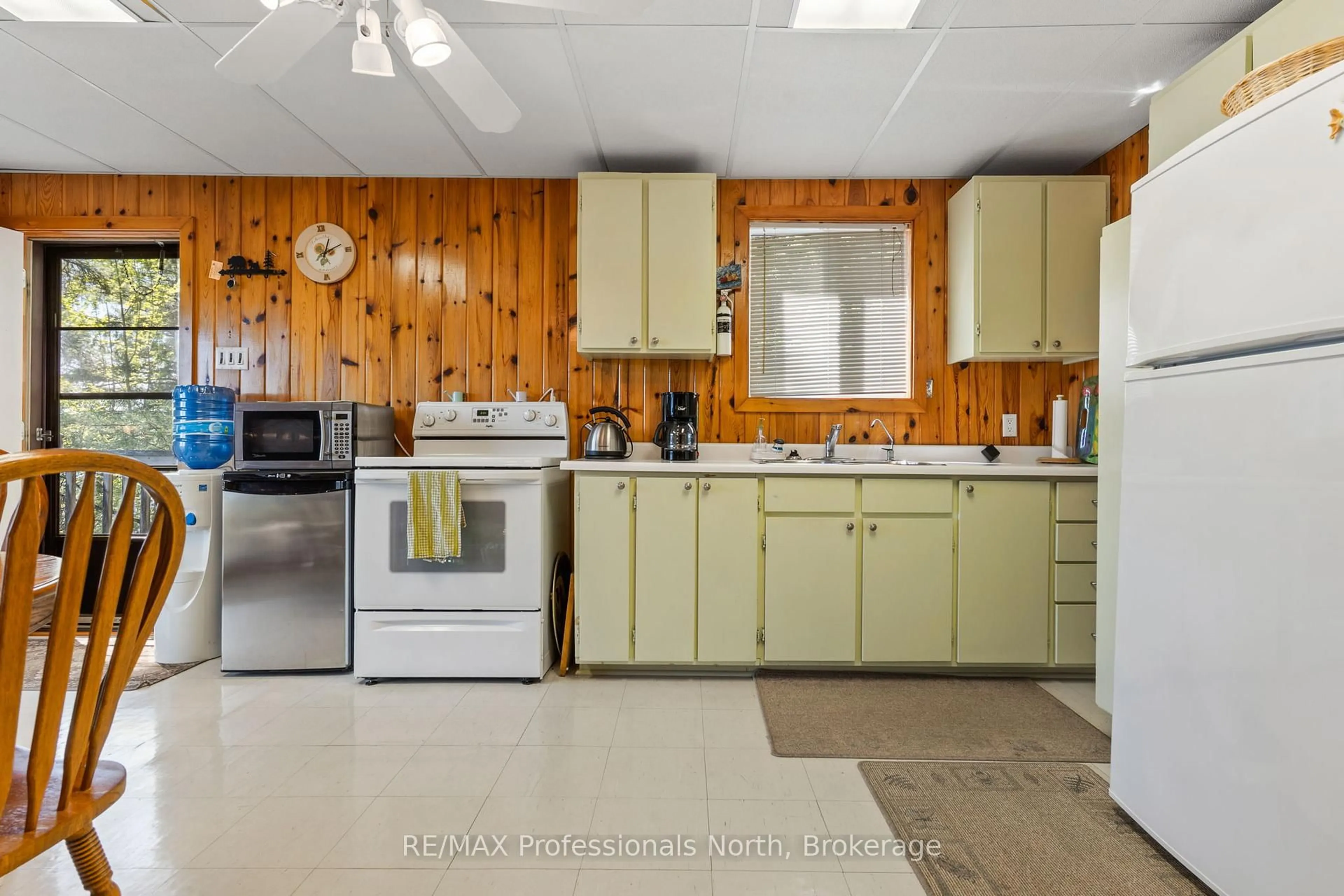 Standard kitchen, unknown for 10167 Little Hawk-West Sho, Algonquin Highlands Ontario K0M 1S0