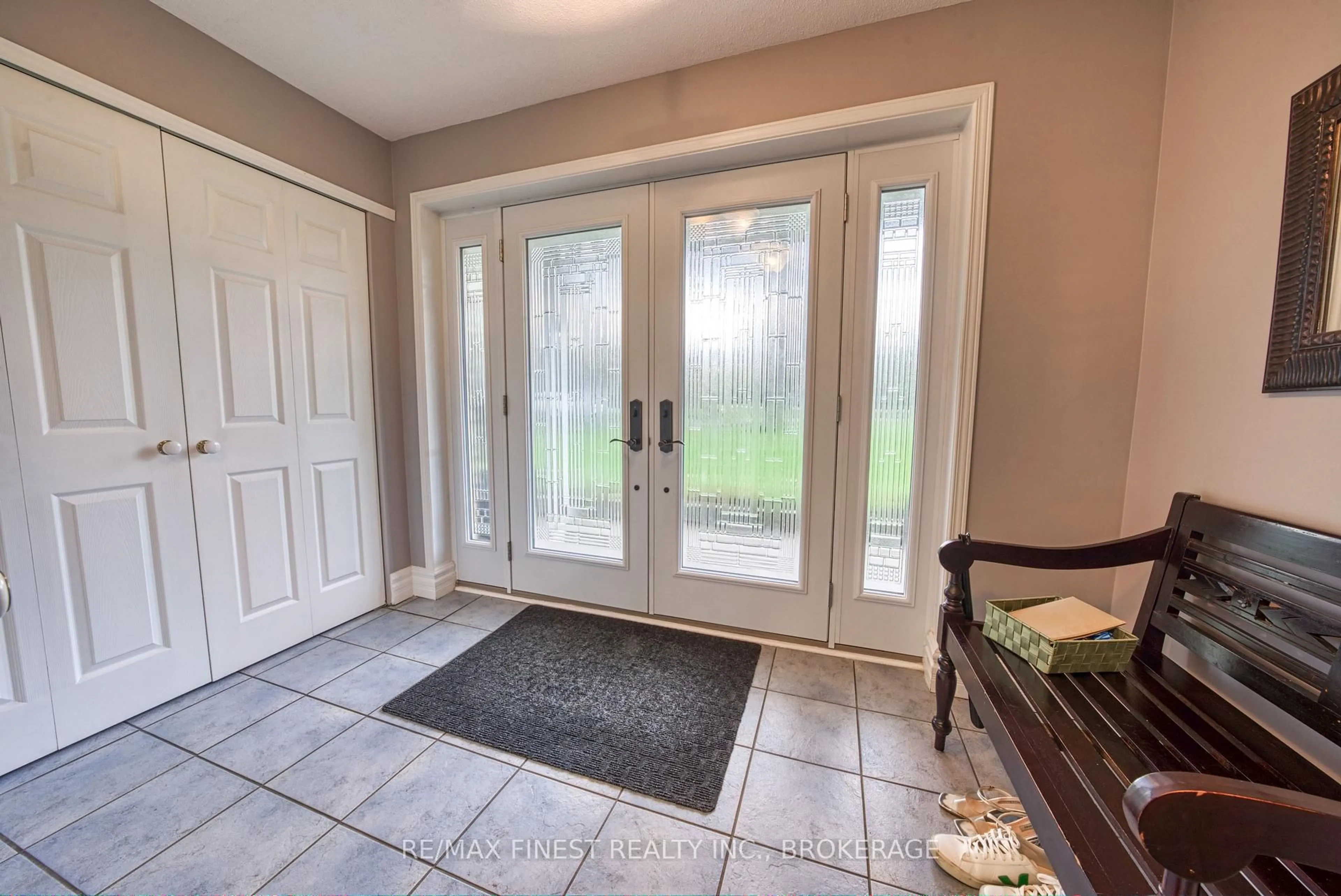 Indoor entryway for 1861 Burbrook Rd, Kingston Ontario K0H 1S0