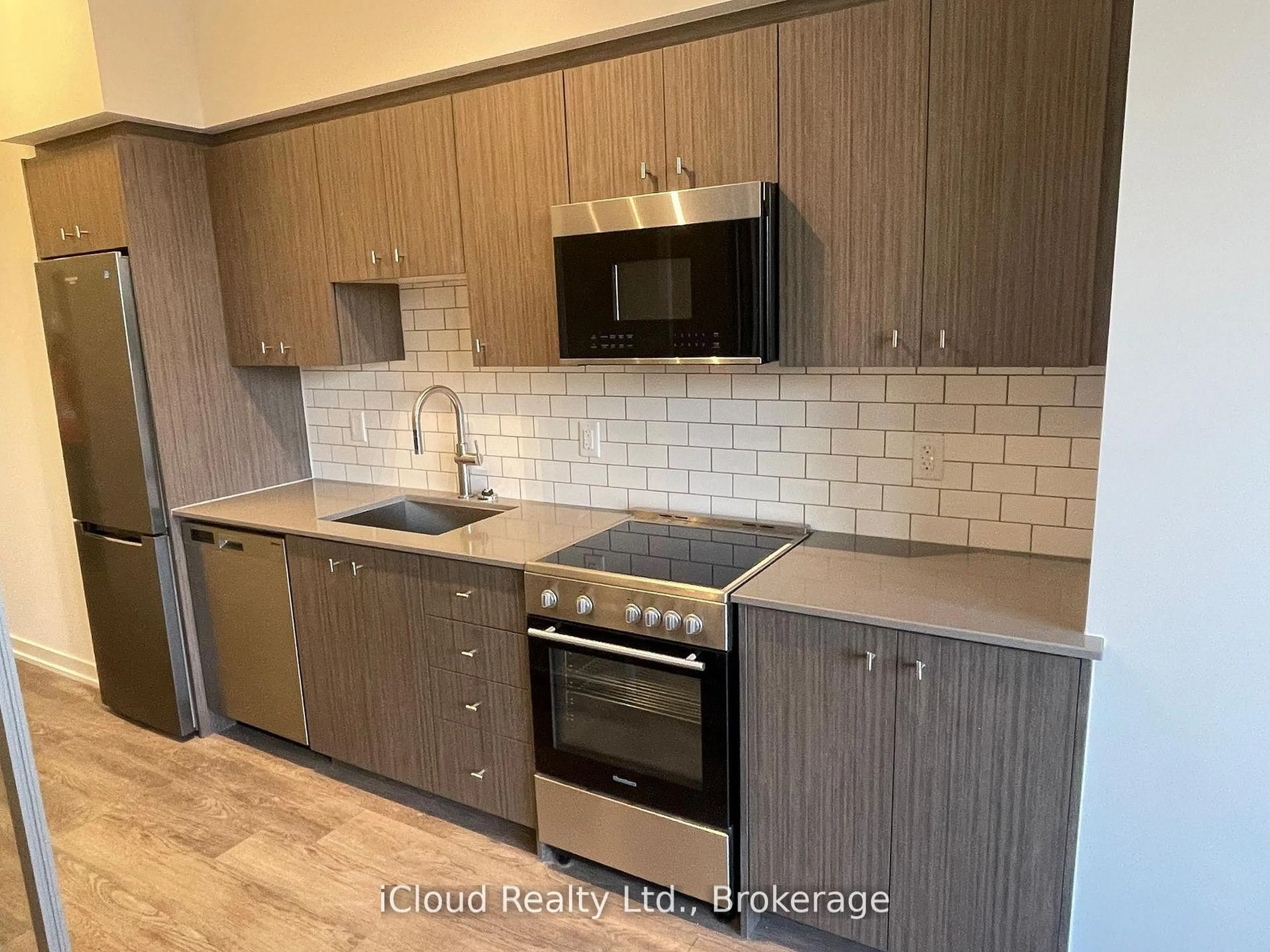 Standard kitchen, wood/laminate floor for 5 Wellington St #202, Kitchener Ontario N2G 0E3