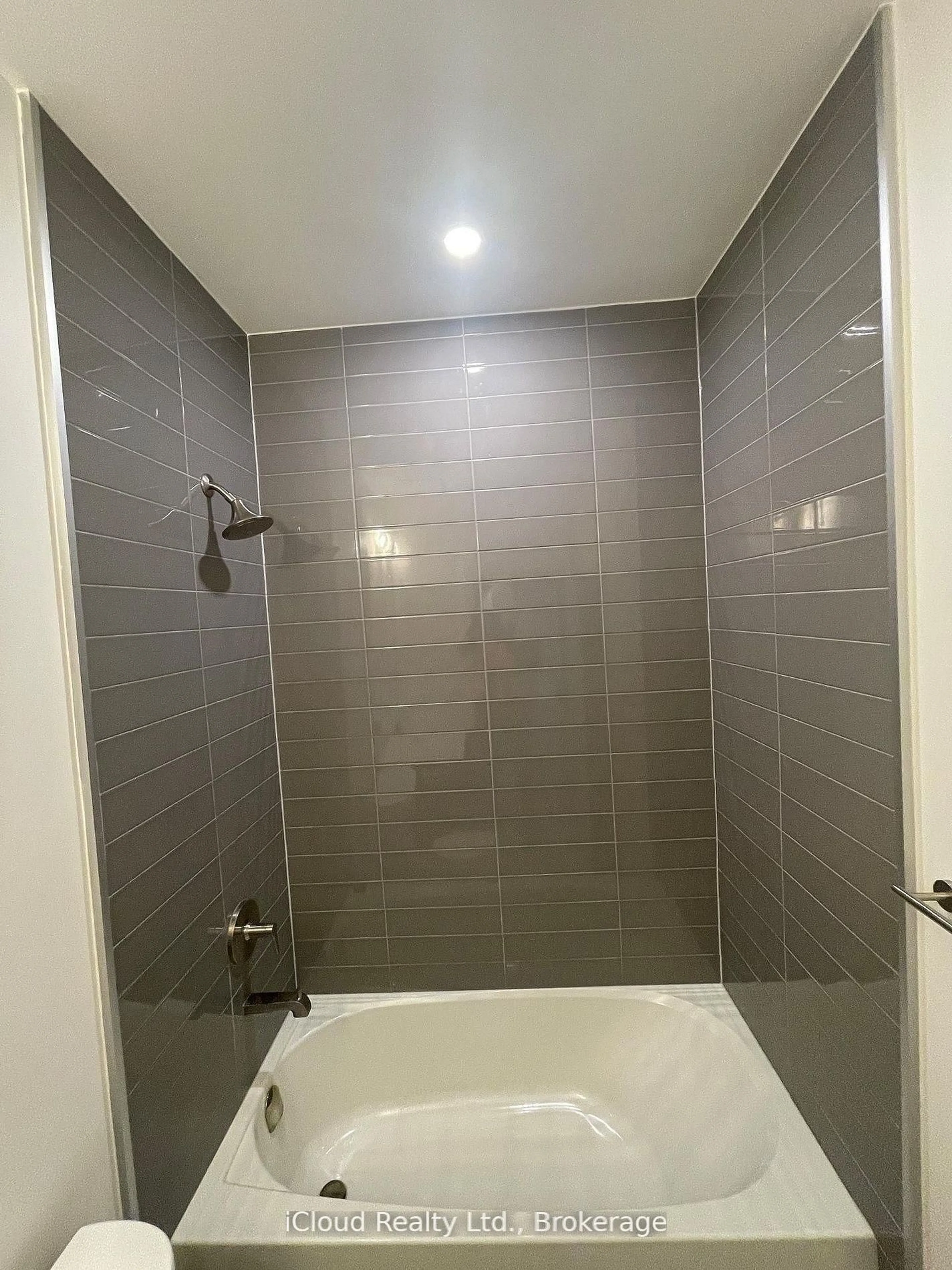 Standard bathroom, ceramic/tile floor for 5 Wellington St #202, Kitchener Ontario N2G 0E3