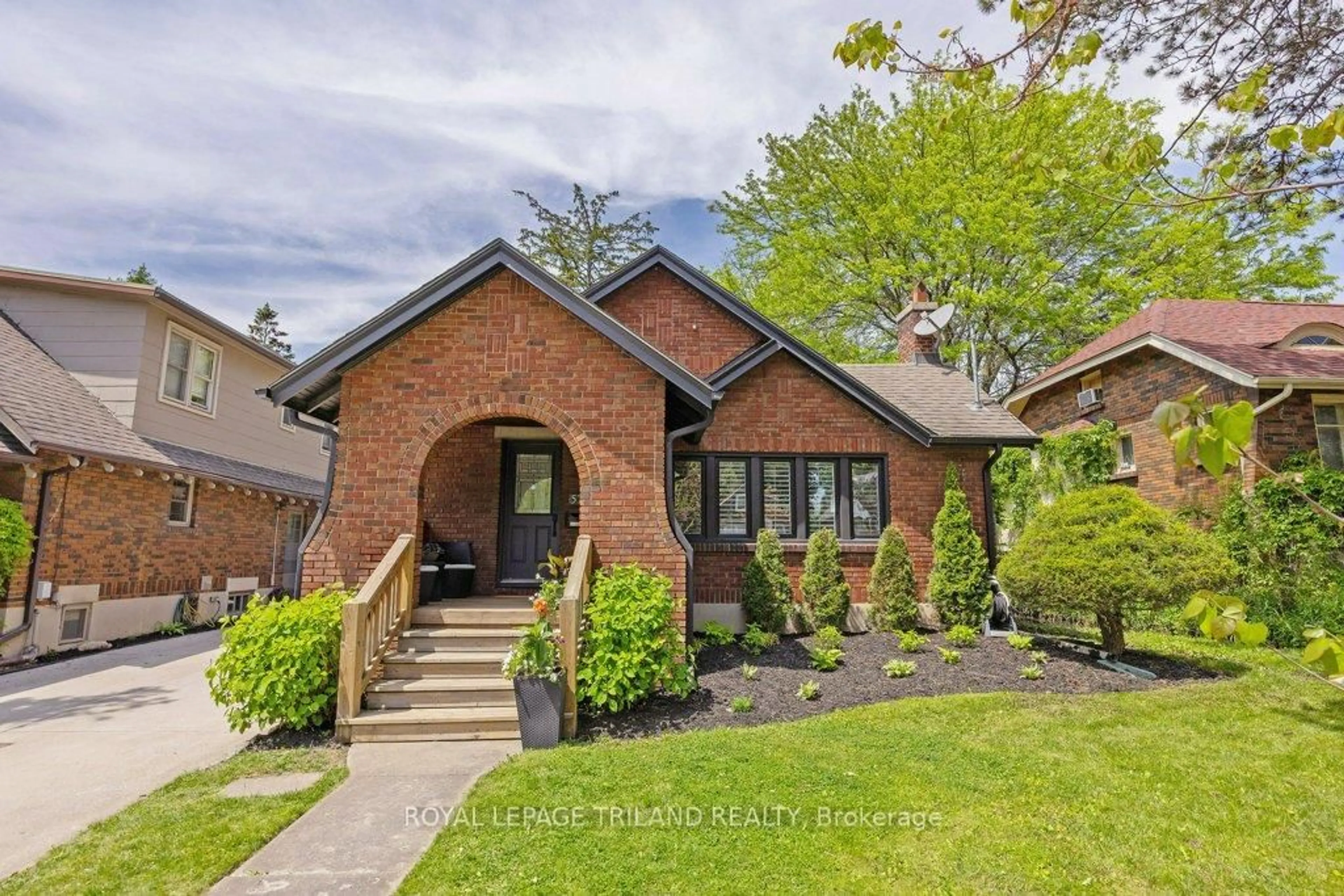 Home with brick exterior material, street for 576 St James St, London East Ontario N5Y 3P6