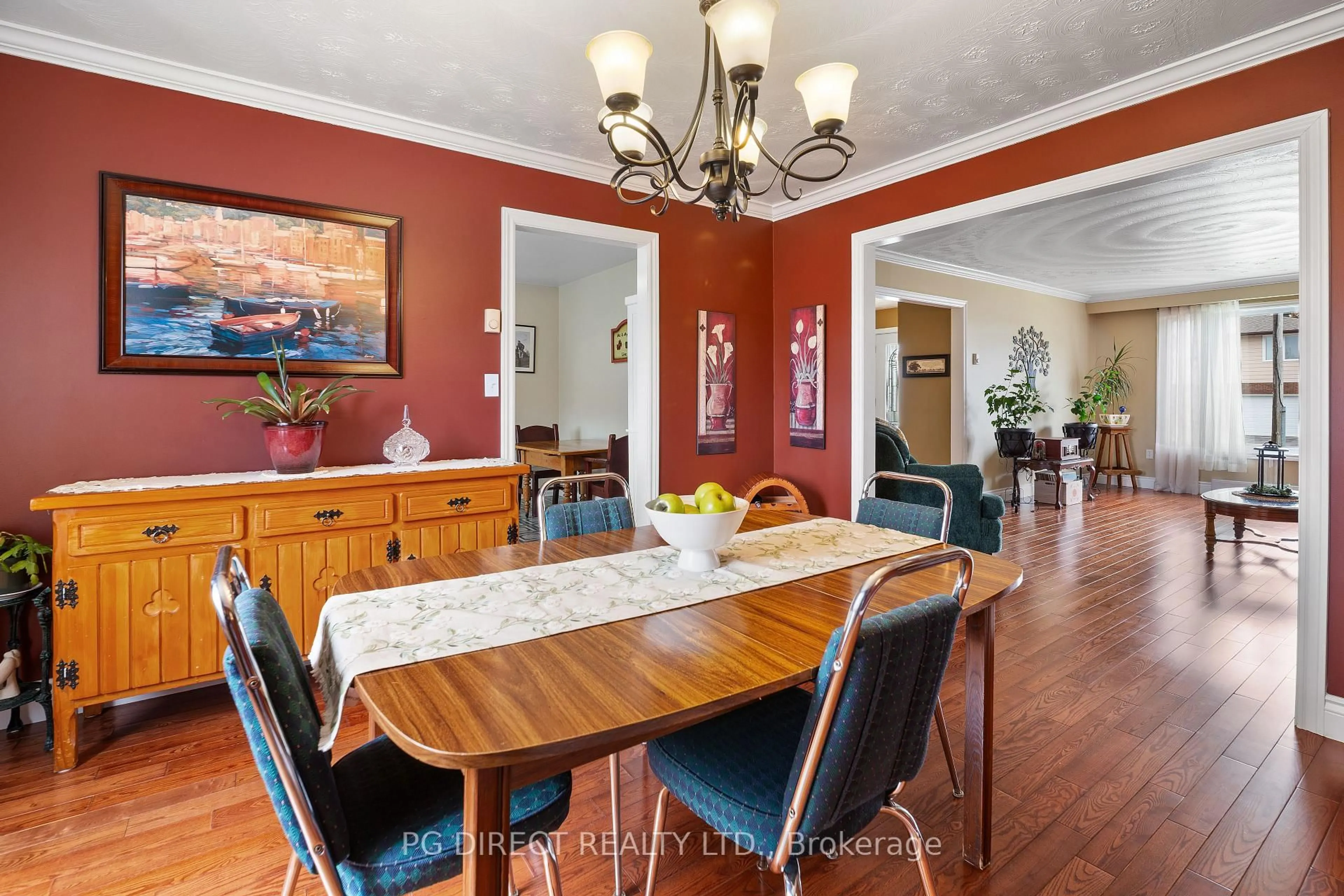 Dining room, wood/laminate floor for 42 Eglee Ave, North Bay Ontario P1B 8Z7