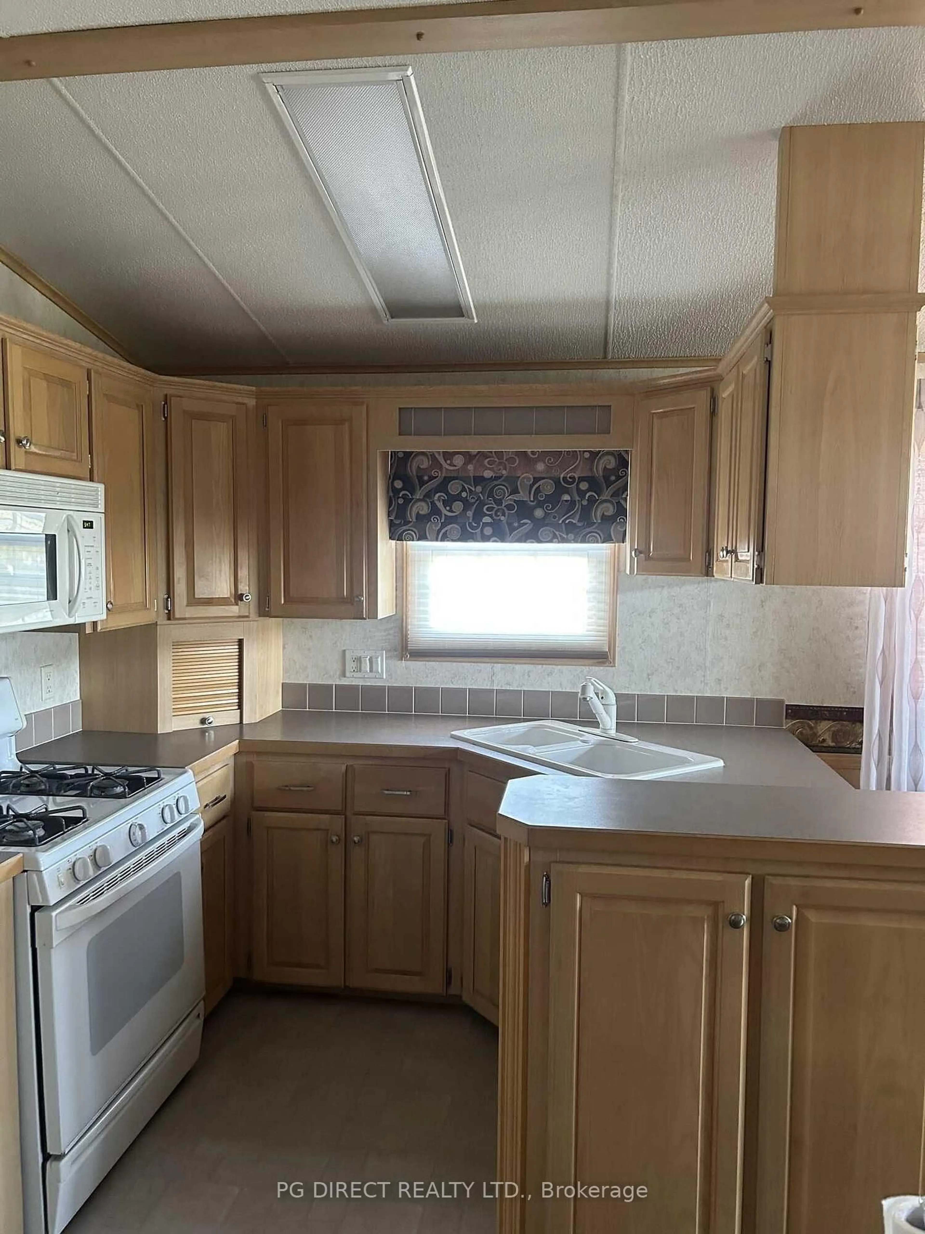 Standard kitchen, unknown for 97 Carter Rd #Site #38, Quinte West Ontario K0K 1L0