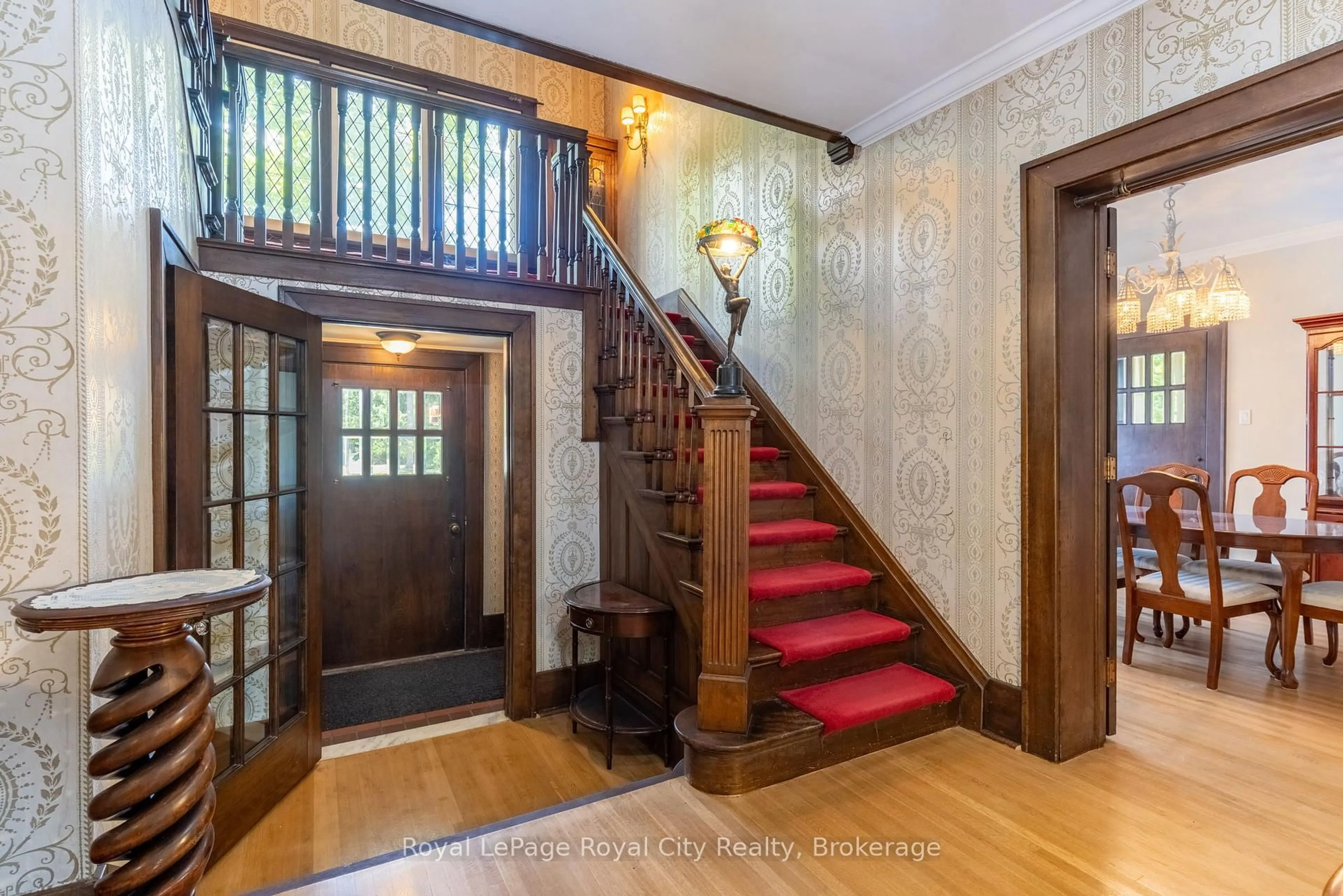 Indoor foyer for 76 London Rd, Guelph Ontario N1H 2B7