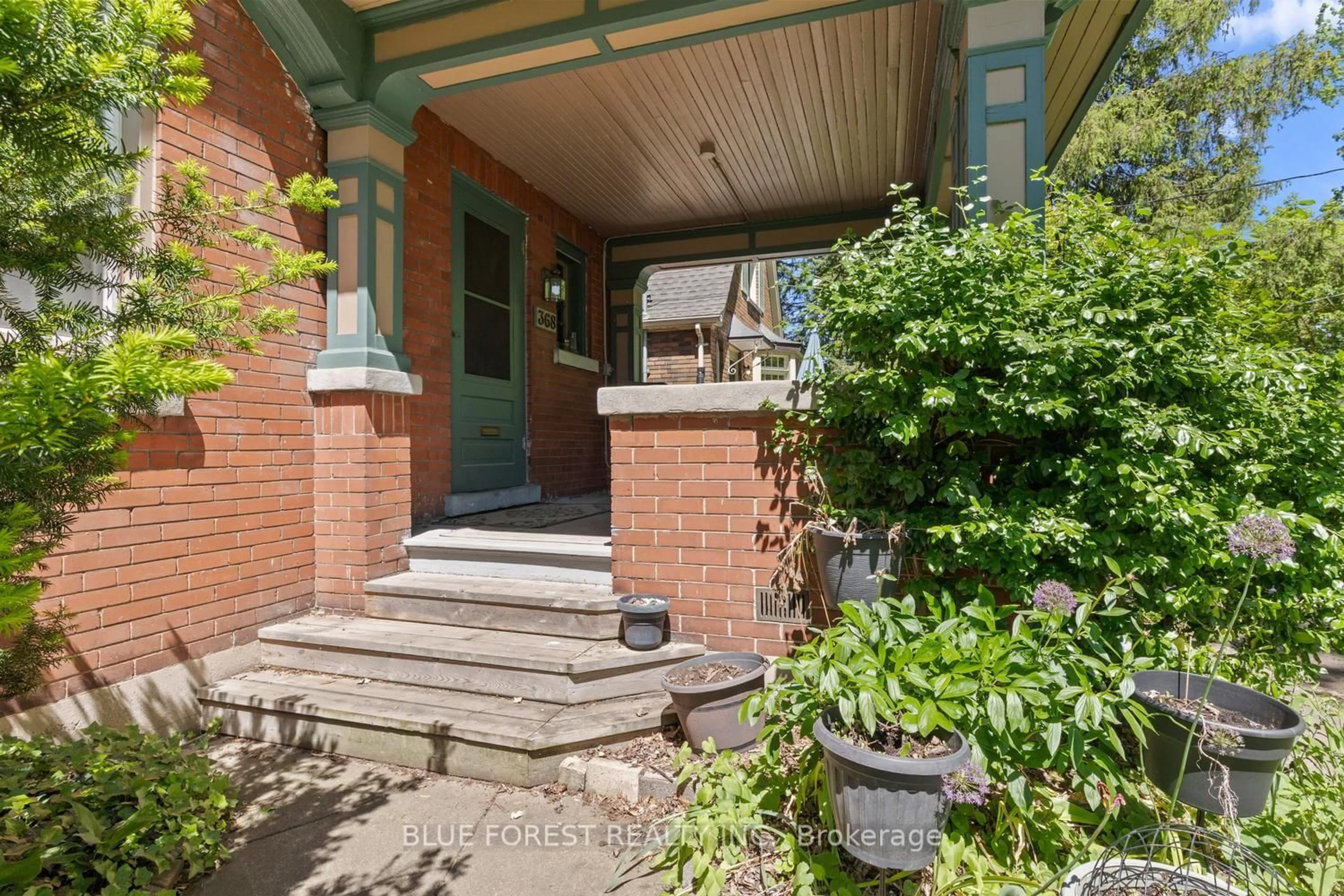 Unknown for 368 St James St, London East Ontario N6A 1X7