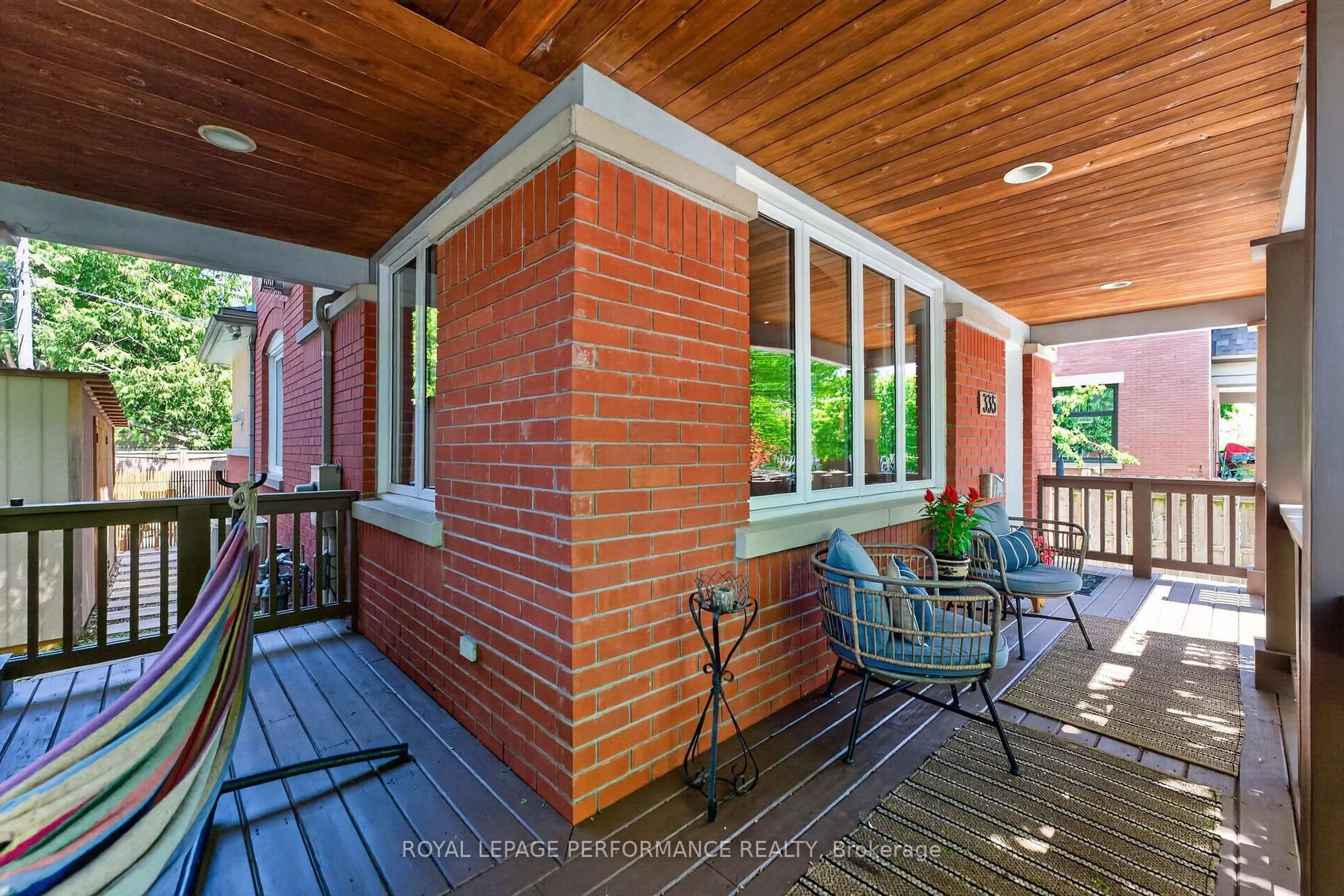 Patio, street for 335 Osgoode St, Ottawa Ontario K1N 1H2