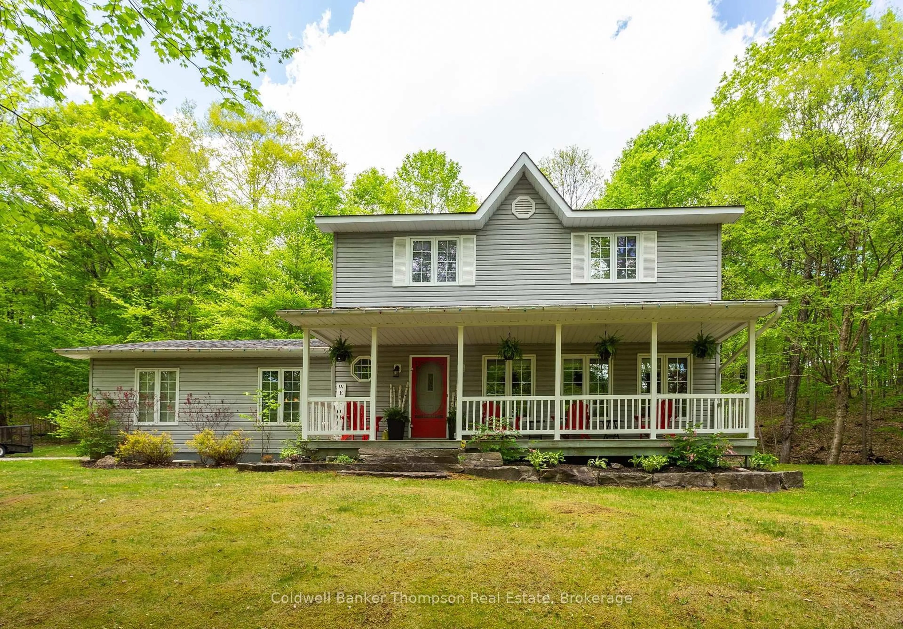 Home with vinyl exterior material, unknown for 1067 Hillside Cres, Lake of Bays Ontario P1H 2J6