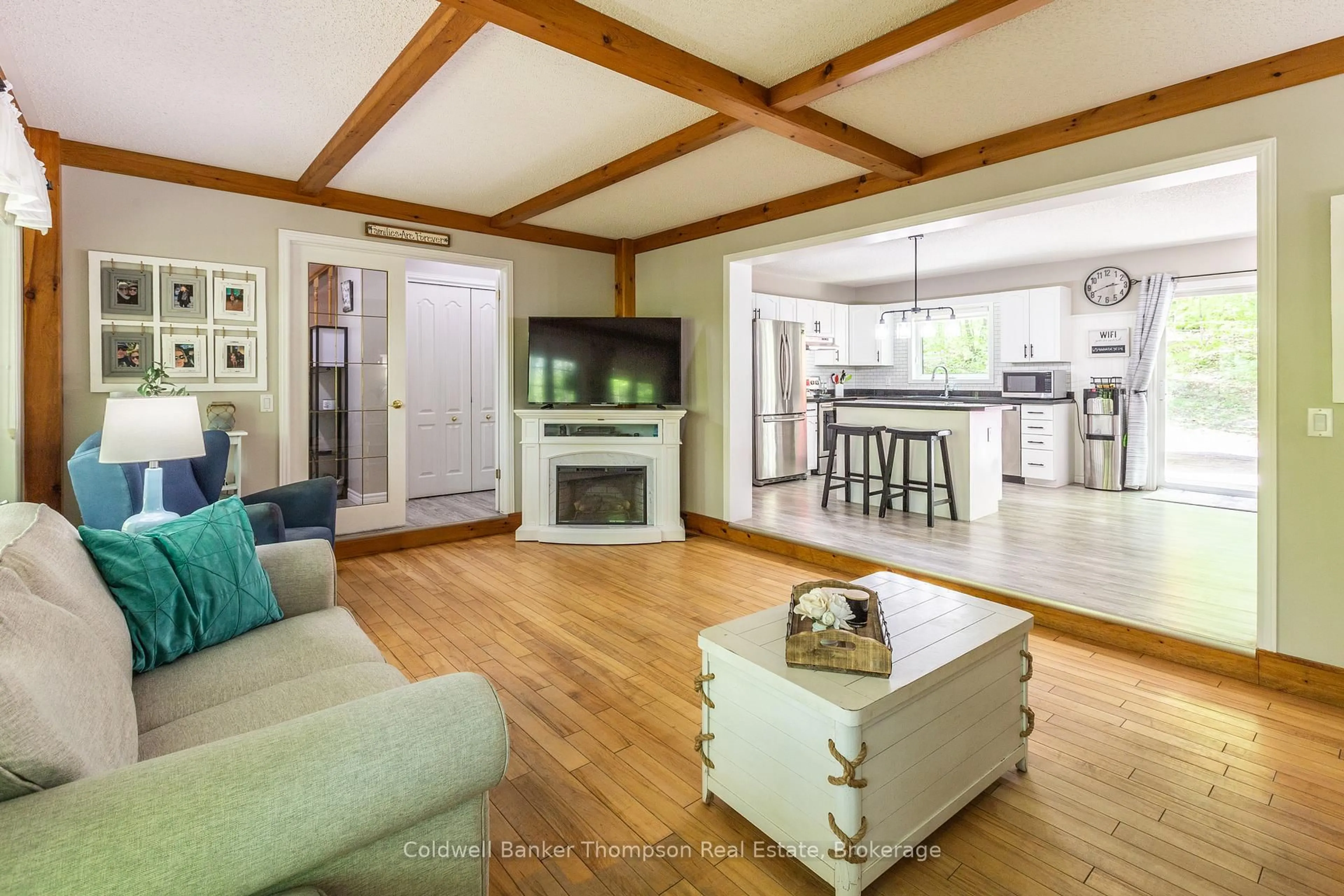 Open concept kitchen, unknown for 1067 Hillside Cres, Lake of Bays Ontario P1H 2J6